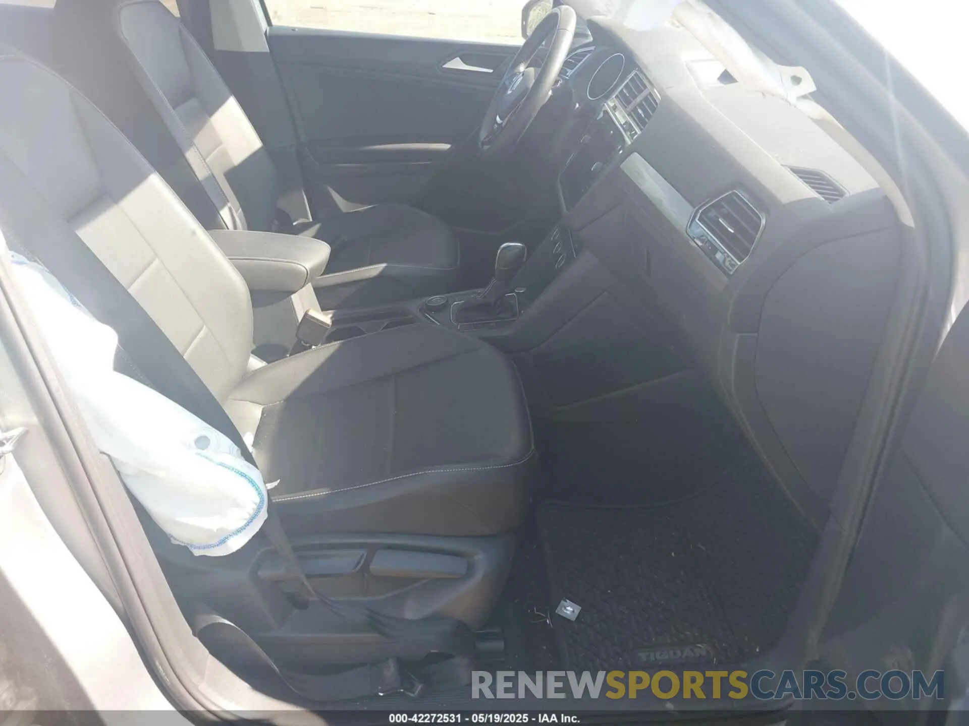 5 fotografías del automóvil dañado 3VV2B7AX1MM142823 VOLKSWAGEN TIGUAN 2021