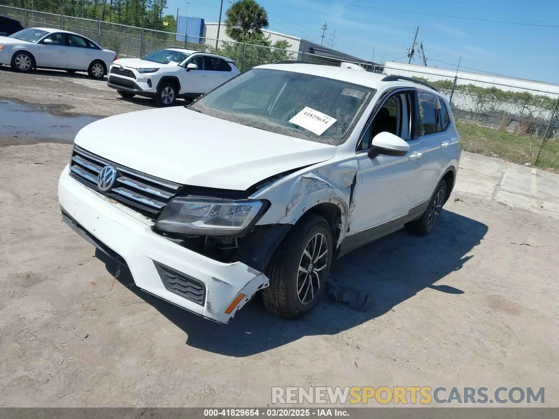 2 fotografías del automóvil dañado 3VV2B7AX4MM031490 VOLKSWAGEN TIGUAN 2021