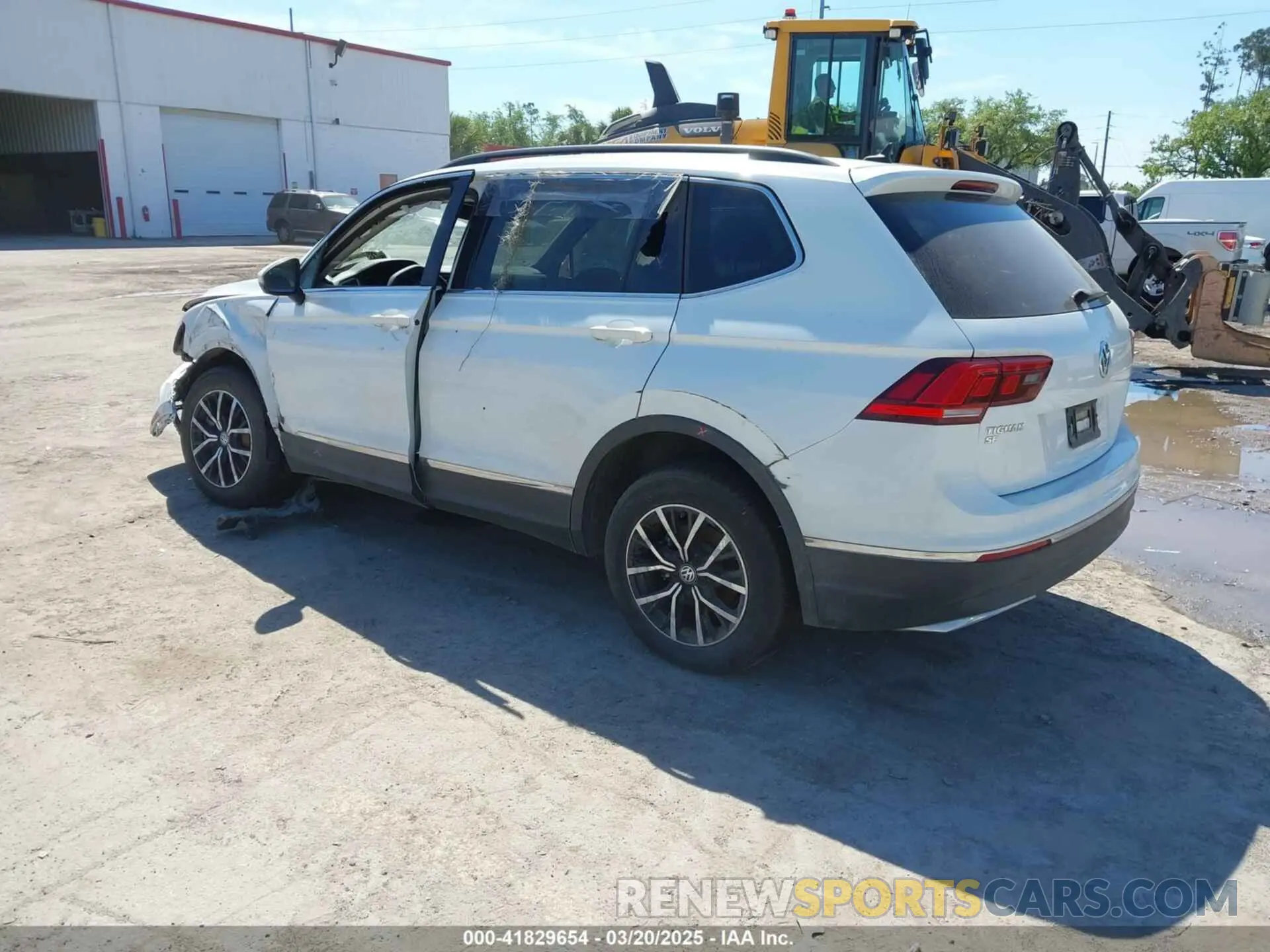 3 fotografías del automóvil dañado 3VV2B7AX4MM031490 VOLKSWAGEN TIGUAN 2021