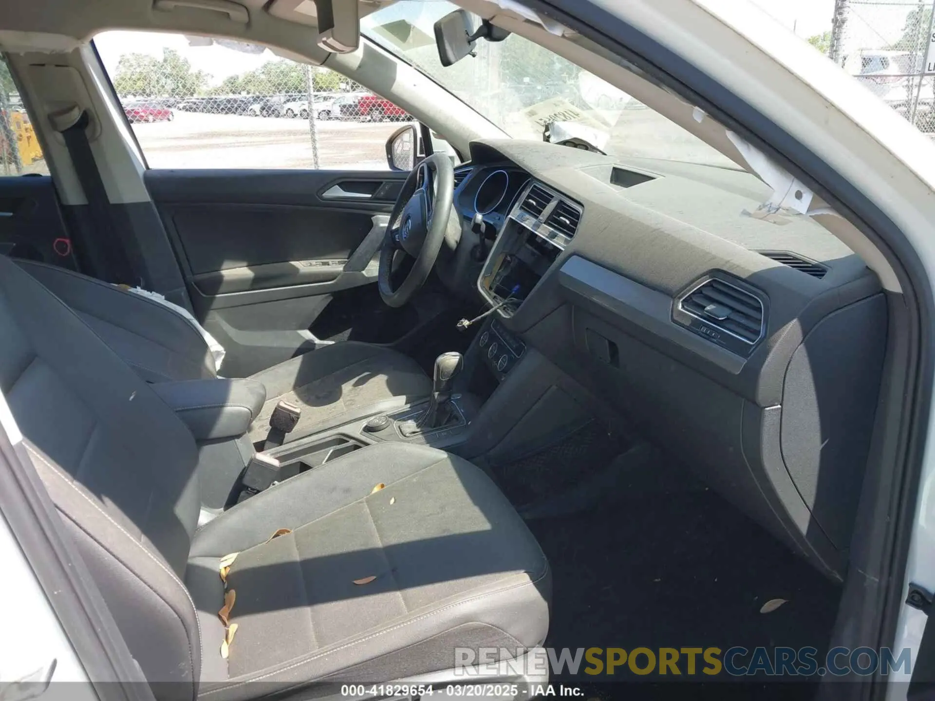 5 fotografías del automóvil dañado 3VV2B7AX4MM031490 VOLKSWAGEN TIGUAN 2021