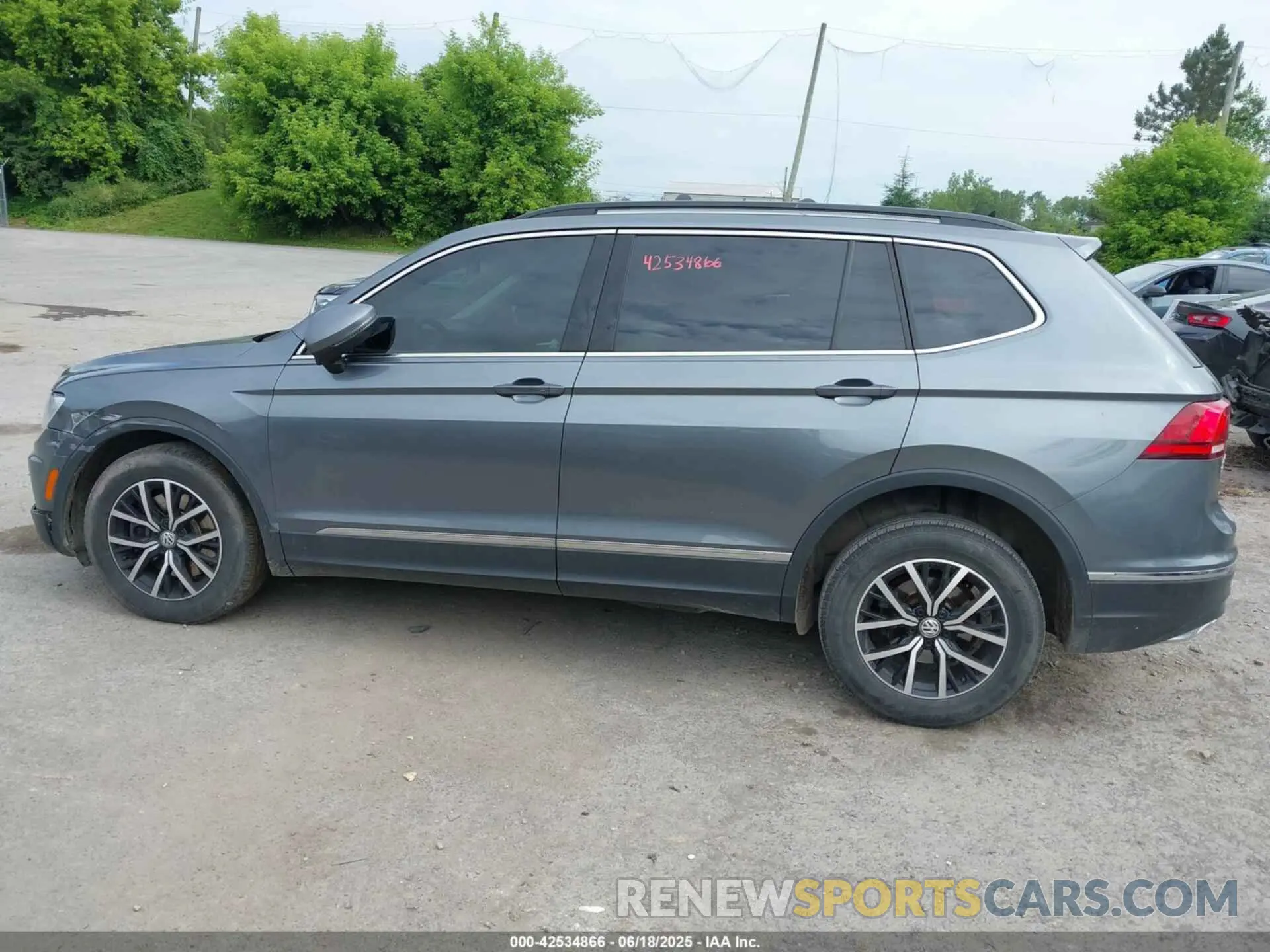 14 fotografías del automóvil dañado 3VV2B7AX4MM083136 VOLKSWAGEN TIGUAN 2021