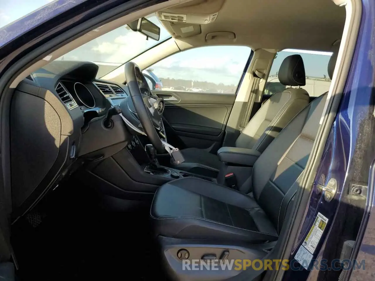 7 fotografías del automóvil dañado 3VV2B7AX5MM095926 VOLKSWAGEN TIGUAN 2021