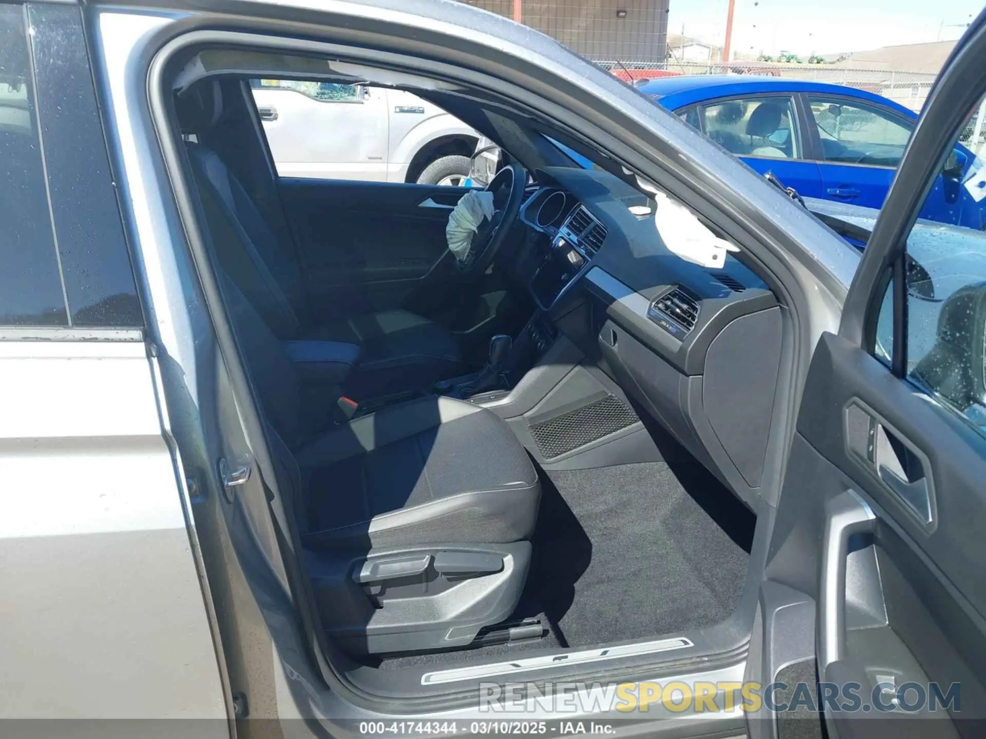 5 fotografías del automóvil dañado 3VV2B7AX5MM113633 VOLKSWAGEN TIGUAN 2021