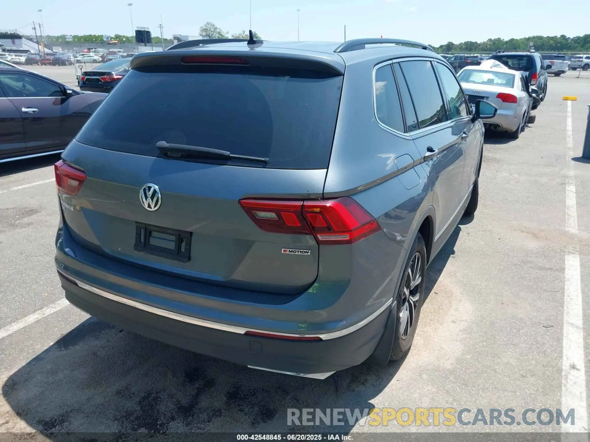 4 fotografías del automóvil dañado 3VV2B7AX7MM071952 VOLKSWAGEN TIGUAN 2021