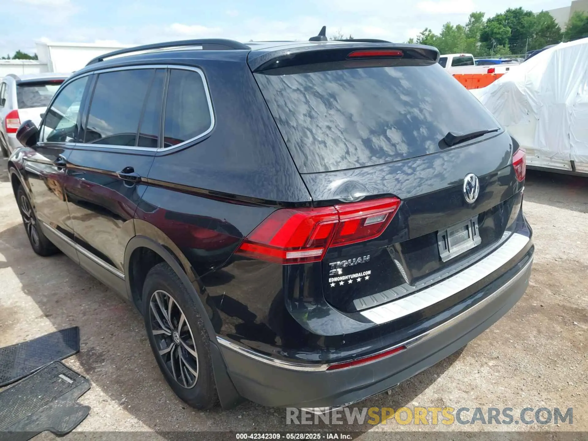 3 fotografías del automóvil dañado 3VV2B7AXXMM002043 VOLKSWAGEN TIGUAN 2021
