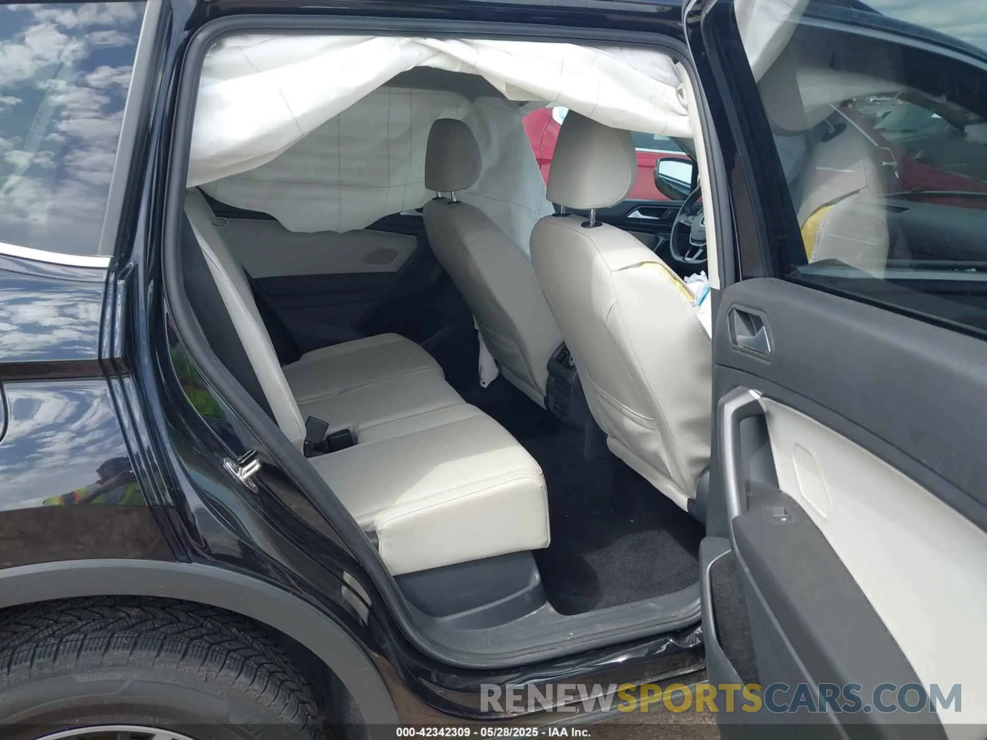 8 fotografías del automóvil dañado 3VV2B7AXXMM002043 VOLKSWAGEN TIGUAN 2021