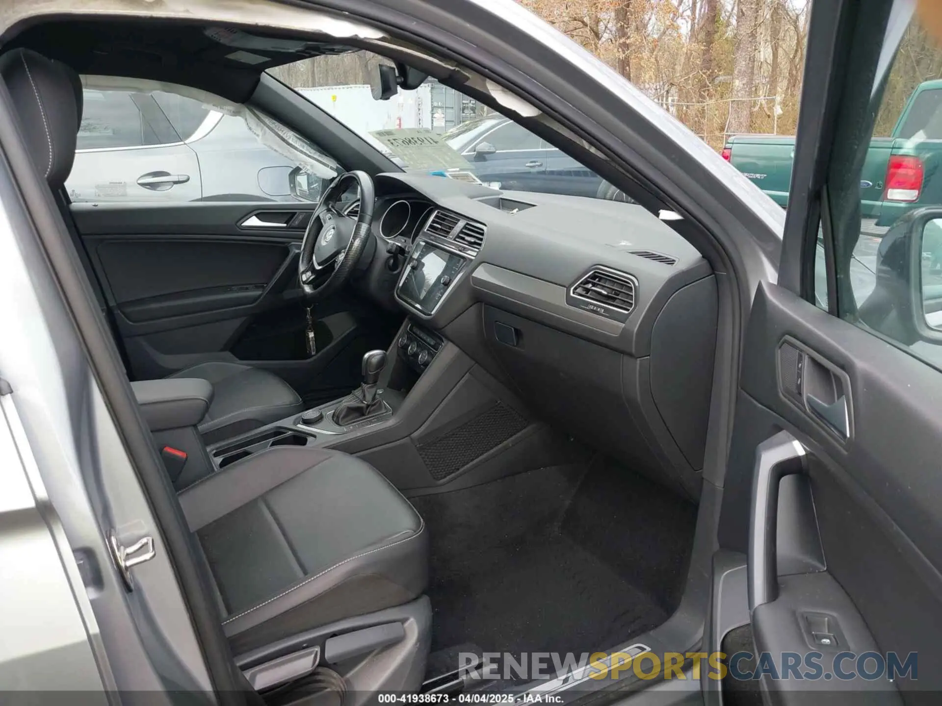 5 fotografías del automóvil dañado 3VV2B7AXXMM063067 VOLKSWAGEN TIGUAN 2021