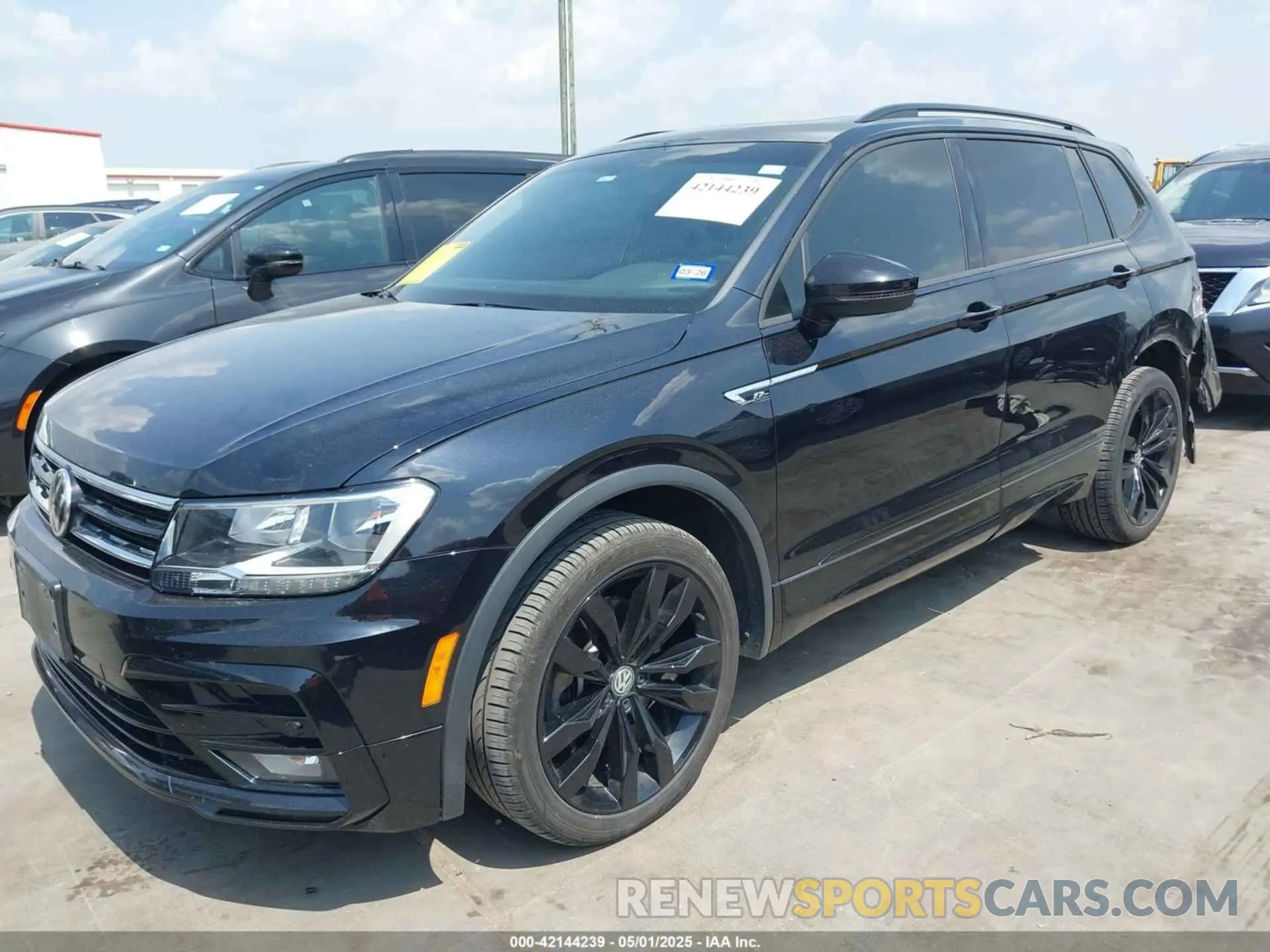 2 fotografías del automóvil dañado 3VV3B7AX0MM047478 VOLKSWAGEN TIGUAN 2021