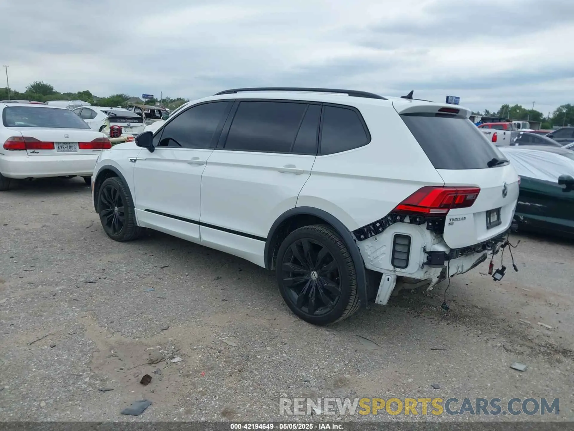 3 fotografías del automóvil dañado 3VV3B7AX3MM033414 VOLKSWAGEN TIGUAN 2021