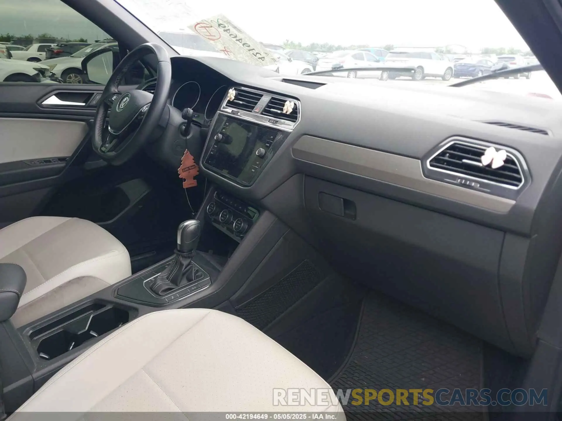 5 fotografías del automóvil dañado 3VV3B7AX3MM033414 VOLKSWAGEN TIGUAN 2021