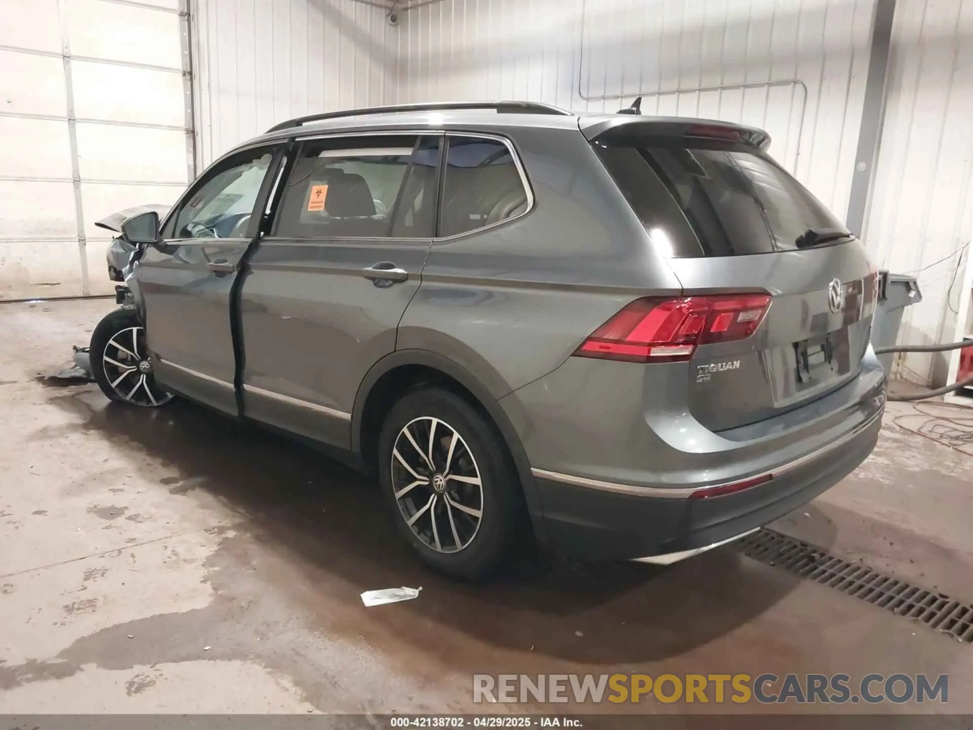 3 fotografías del automóvil dañado 3VV3B7AX3MM118463 VOLKSWAGEN TIGUAN 2021