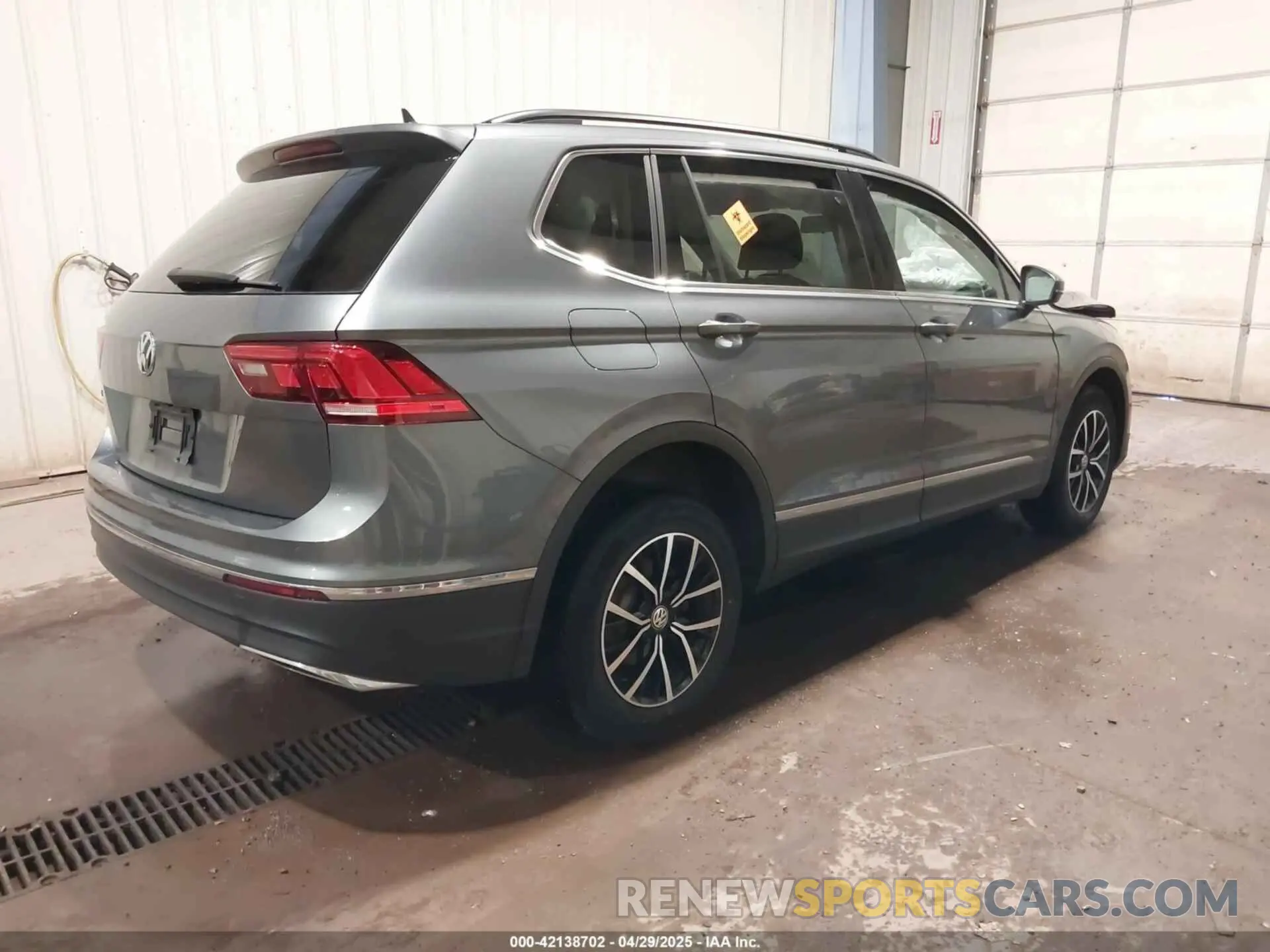 4 fotografías del automóvil dañado 3VV3B7AX3MM118463 VOLKSWAGEN TIGUAN 2021