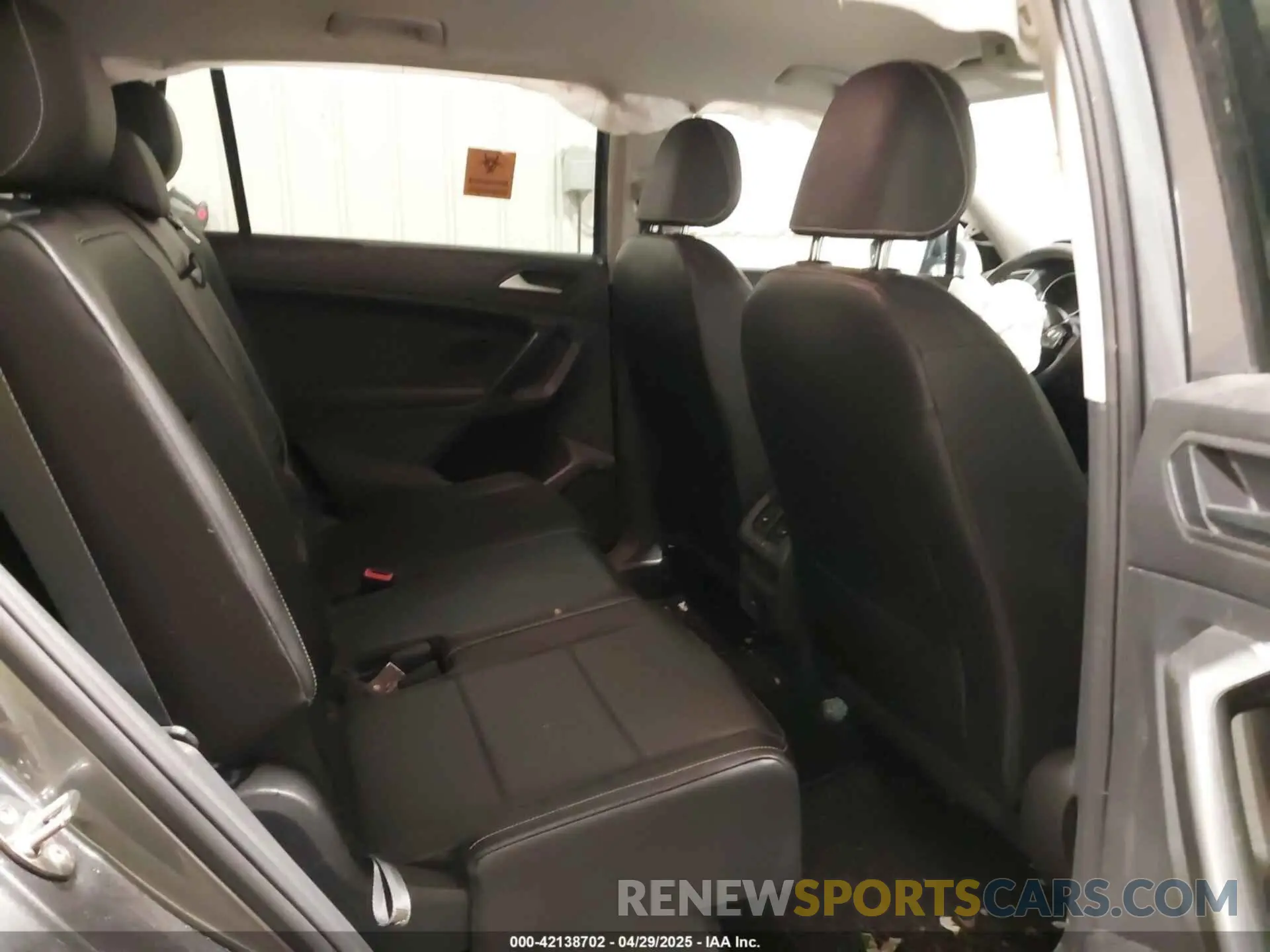8 fotografías del automóvil dañado 3VV3B7AX3MM118463 VOLKSWAGEN TIGUAN 2021