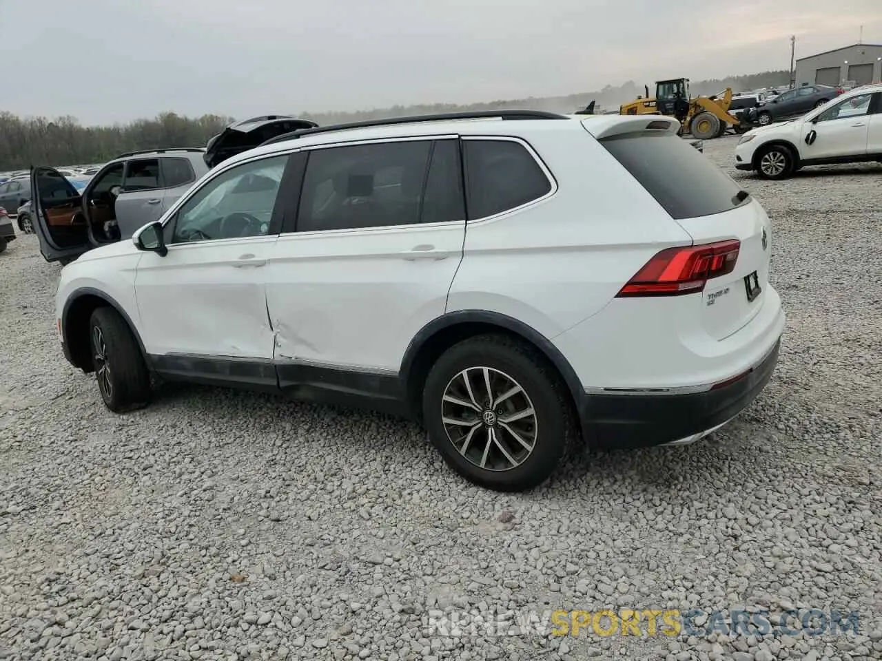 2 fotografías del automóvil dañado 3VV3B7AX4MM080130 VOLKSWAGEN TIGUAN 2021