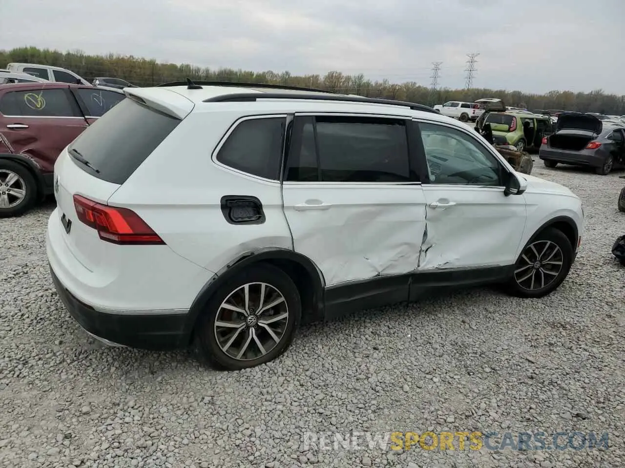 3 fotografías del automóvil dañado 3VV3B7AX4MM080130 VOLKSWAGEN TIGUAN 2021
