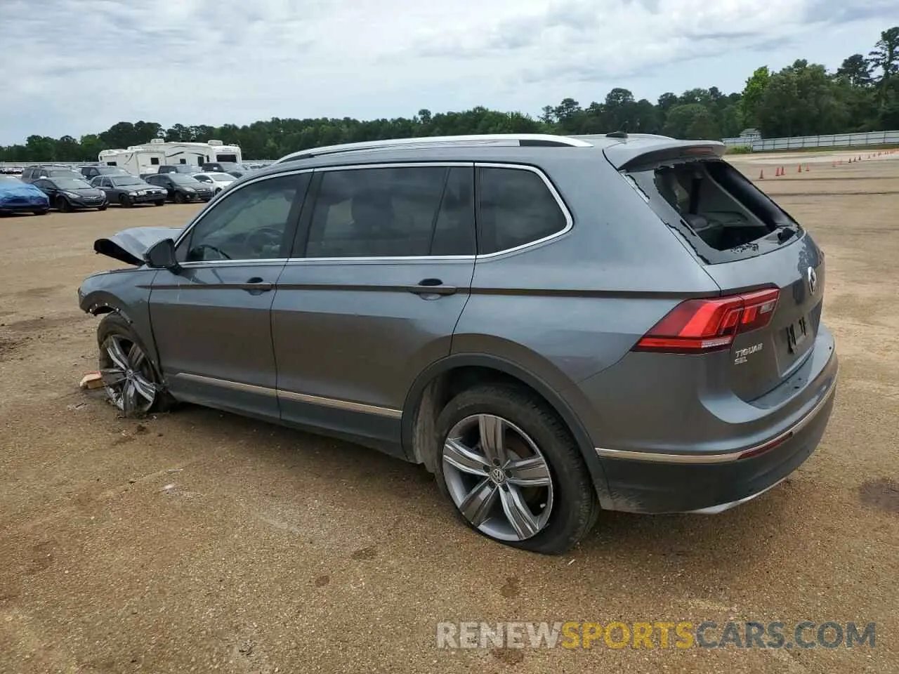 2 fotografías del automóvil dañado 3VV3B7AX4MM087210 VOLKSWAGEN TIGUAN 2021