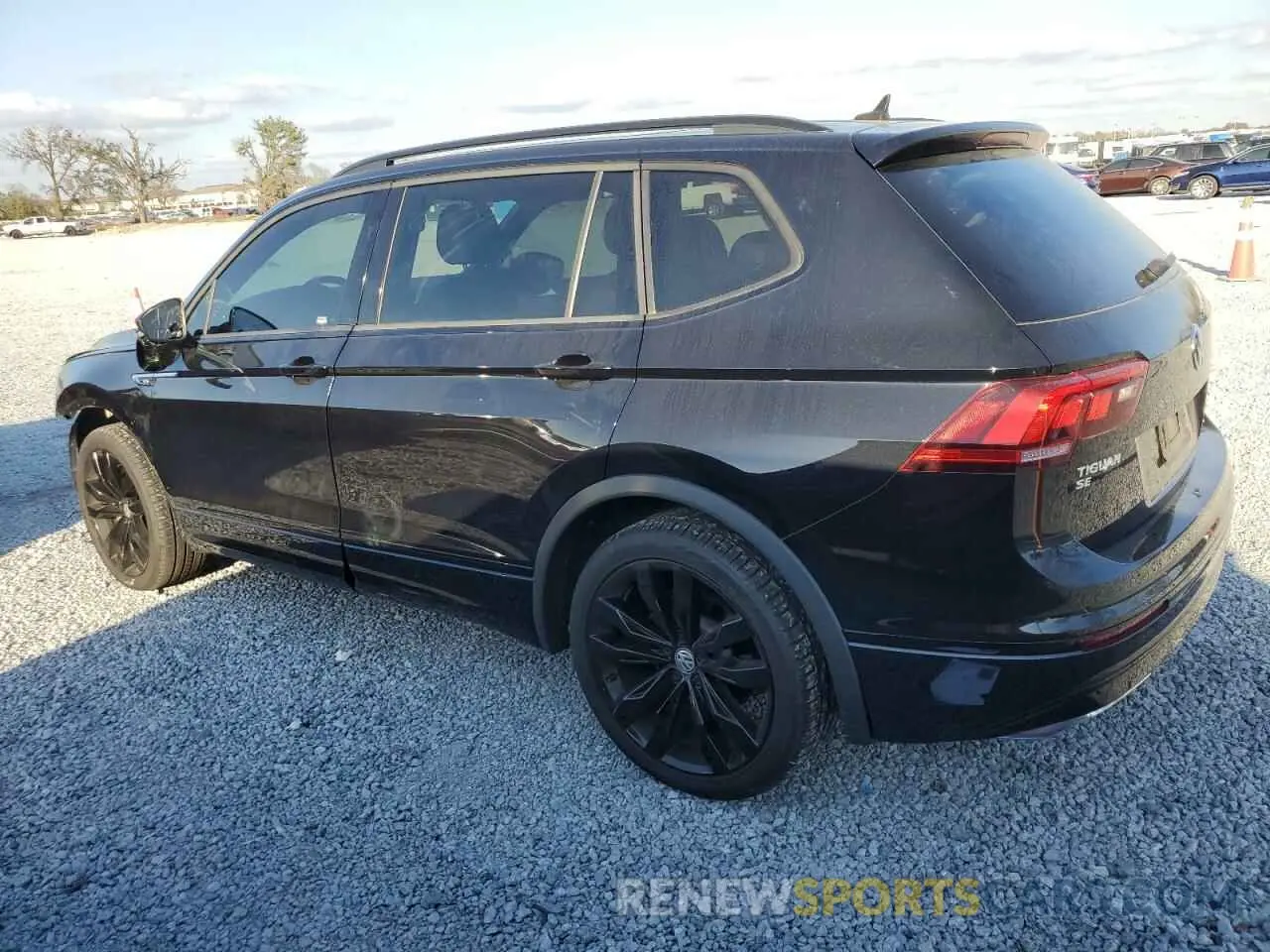 2 fotografías del automóvil dañado 3VV3B7AX4MM093072 VOLKSWAGEN TIGUAN 2021