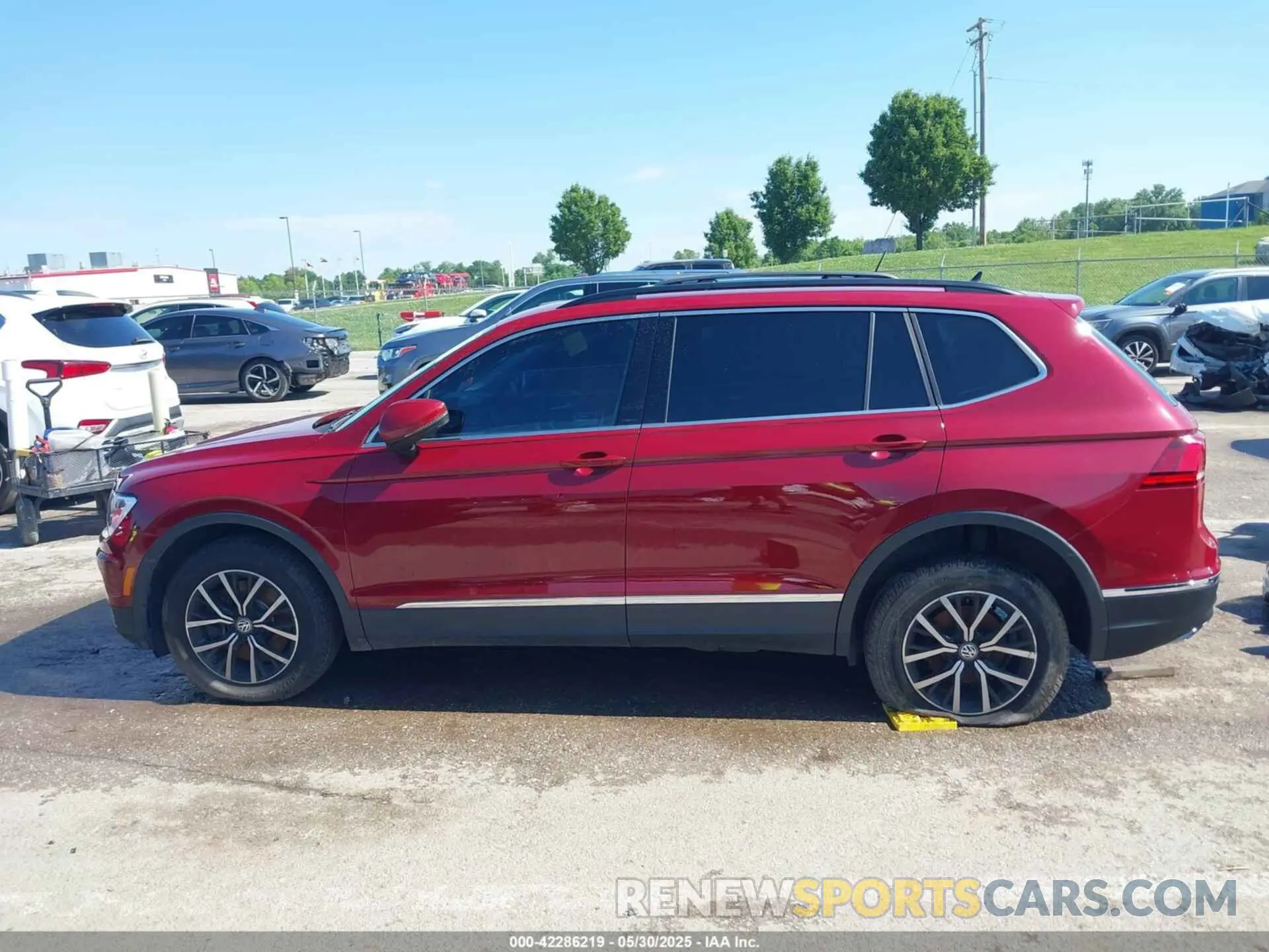 14 fotografías del automóvil dañado 3VV3B7AX5MM026562 VOLKSWAGEN TIGUAN 2021