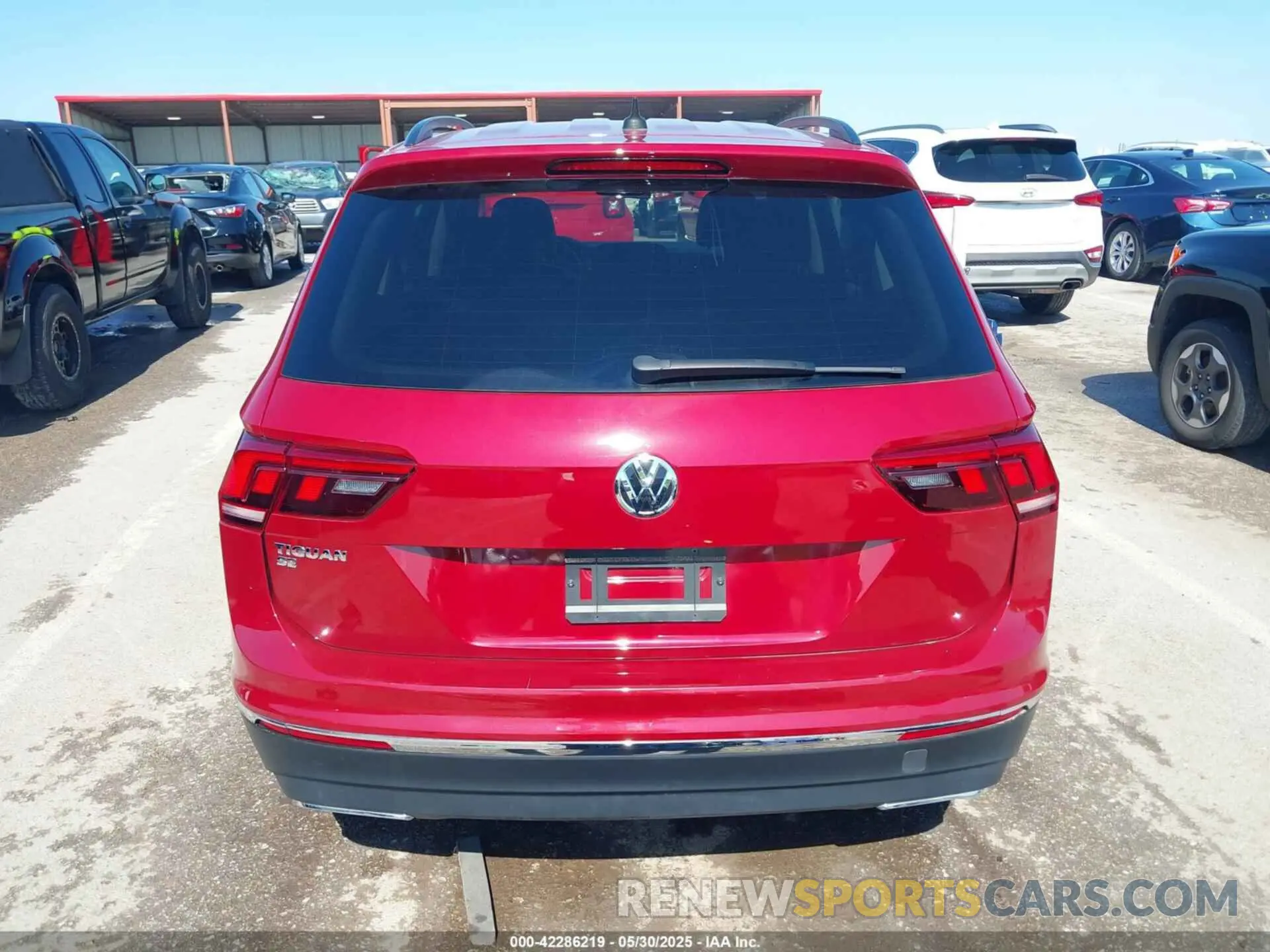 16 fotografías del automóvil dañado 3VV3B7AX5MM026562 VOLKSWAGEN TIGUAN 2021