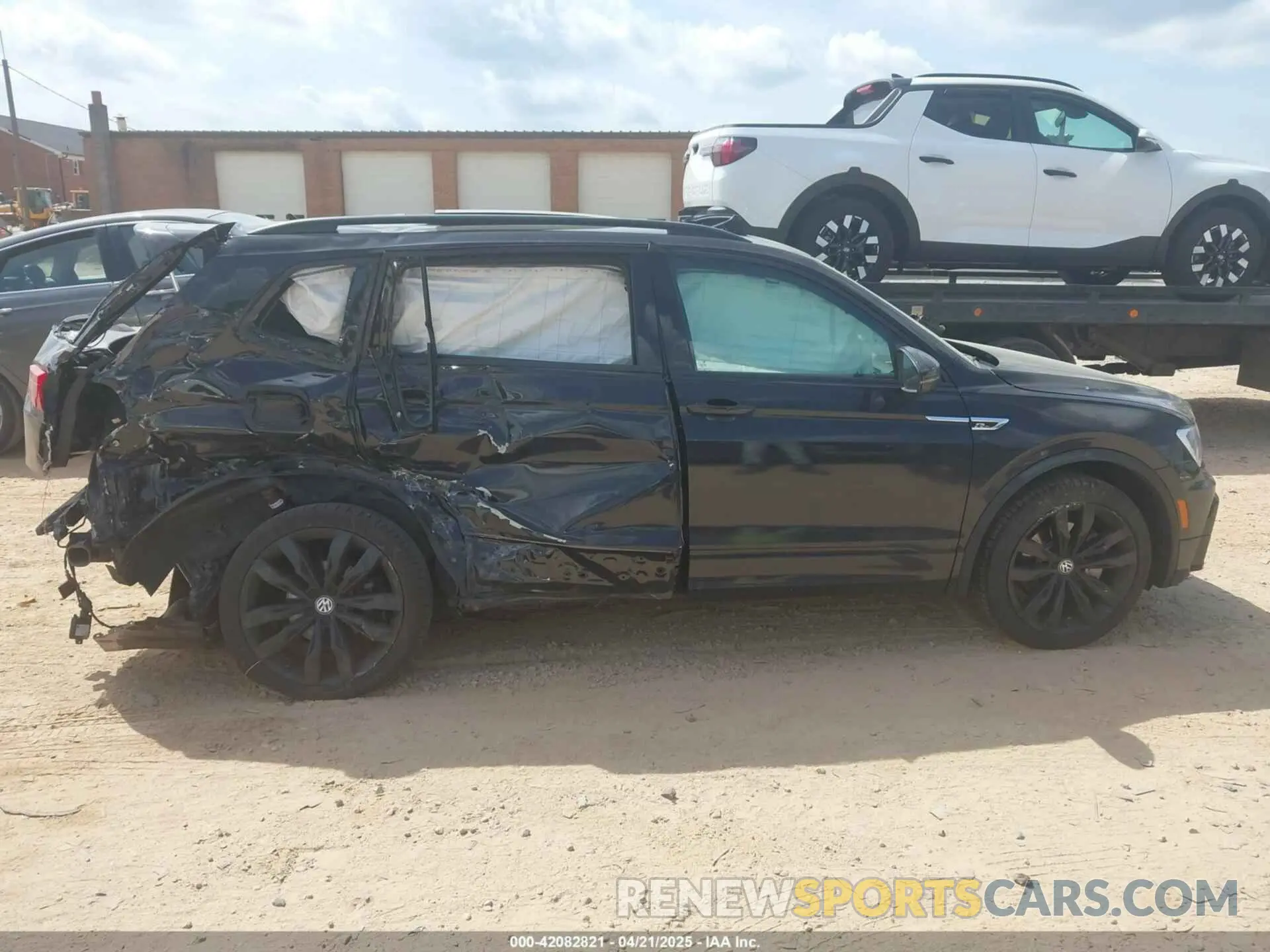 14 fotografías del automóvil dañado 3VV3B7AX5MM027369 VOLKSWAGEN TIGUAN 2021