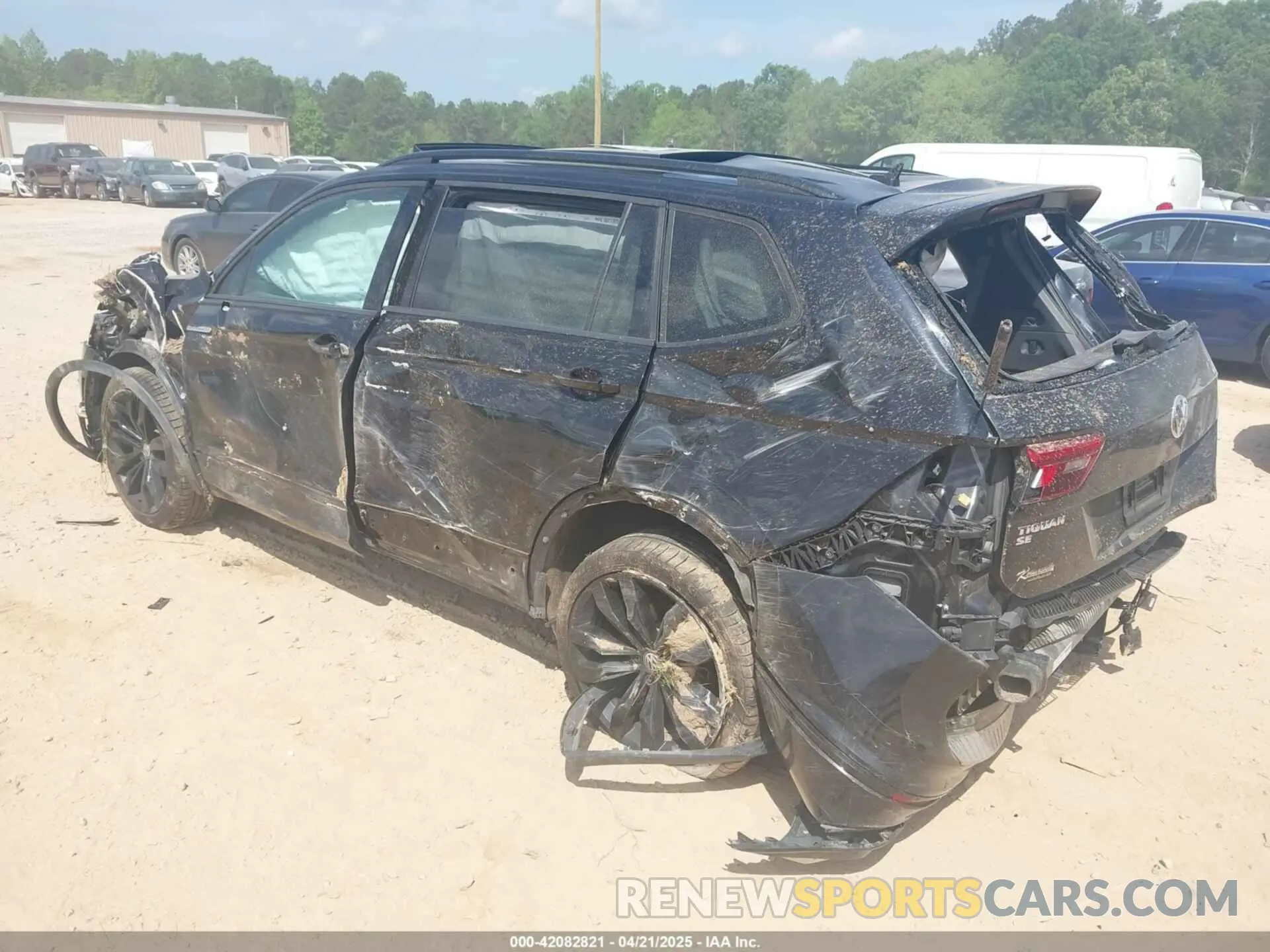 3 fotografías del automóvil dañado 3VV3B7AX5MM027369 VOLKSWAGEN TIGUAN 2021