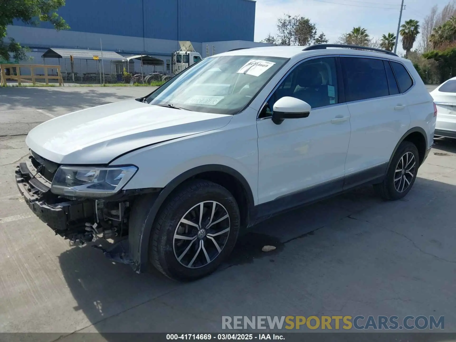 2 fotografías del automóvil dañado 3VV3B7AX5MM033611 VOLKSWAGEN TIGUAN 2021