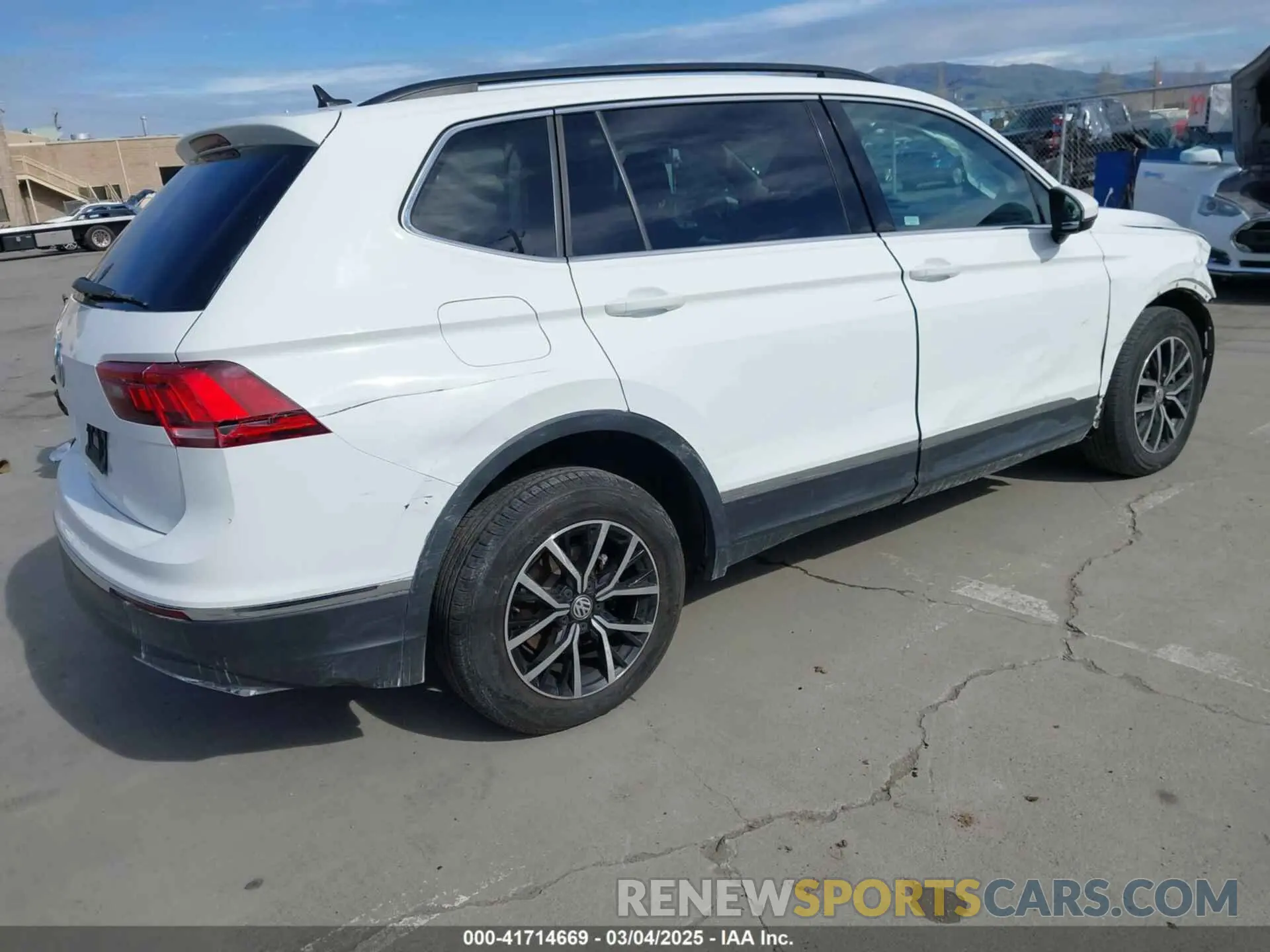 4 fotografías del automóvil dañado 3VV3B7AX5MM033611 VOLKSWAGEN TIGUAN 2021