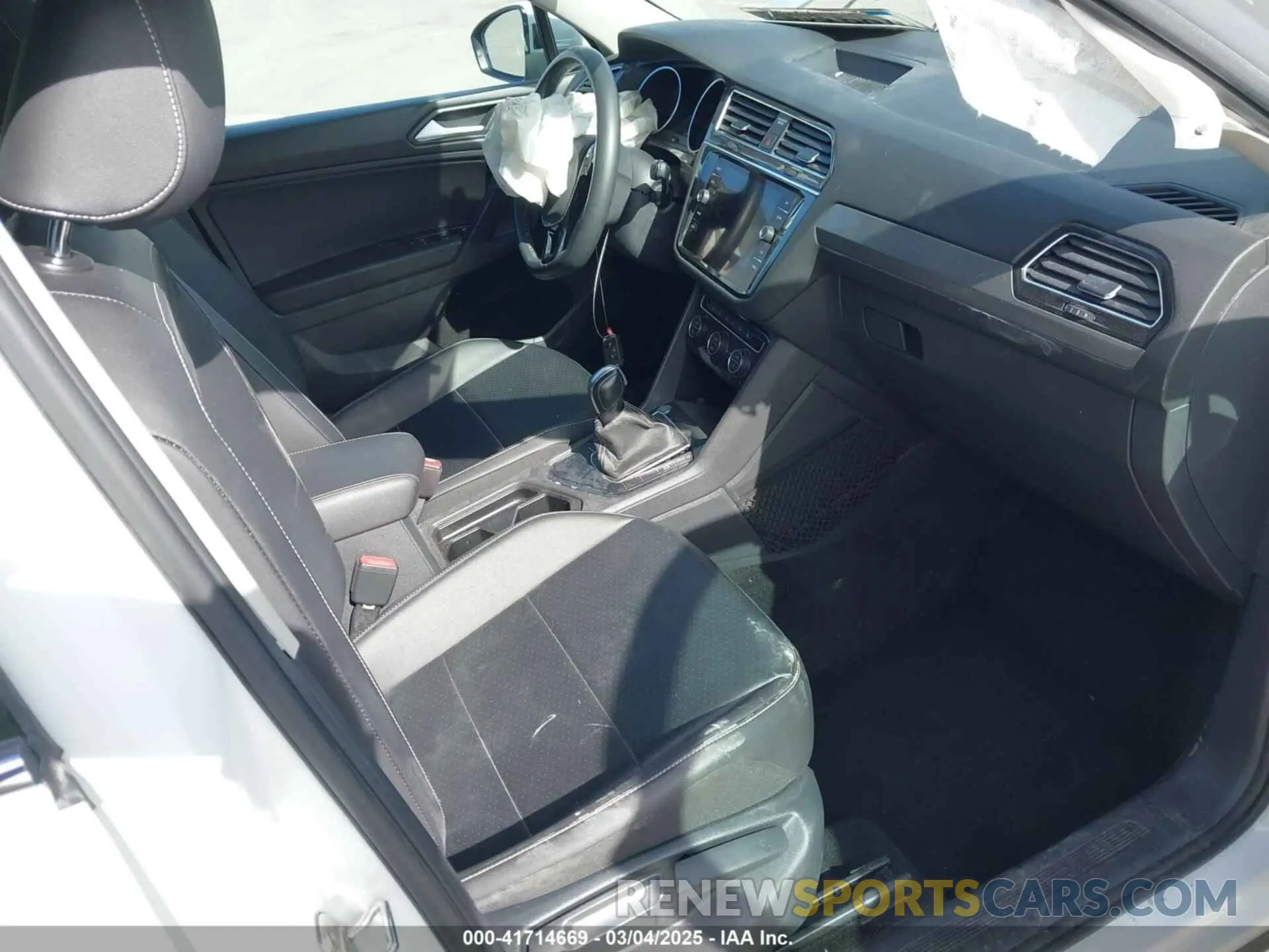 5 fotografías del automóvil dañado 3VV3B7AX5MM033611 VOLKSWAGEN TIGUAN 2021