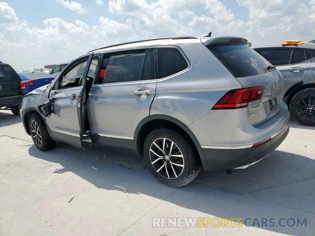 2 fotografías del automóvil dañado 3VV3B7AX5MM100739 VOLKSWAGEN TIGUAN 2021