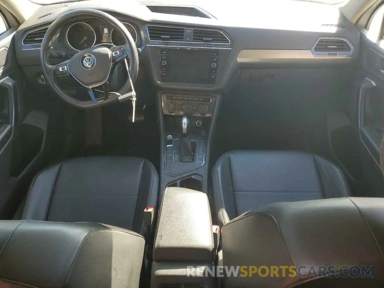 8 fotografías del automóvil dañado 3VV3B7AX5MM114205 VOLKSWAGEN TIGUAN 2021