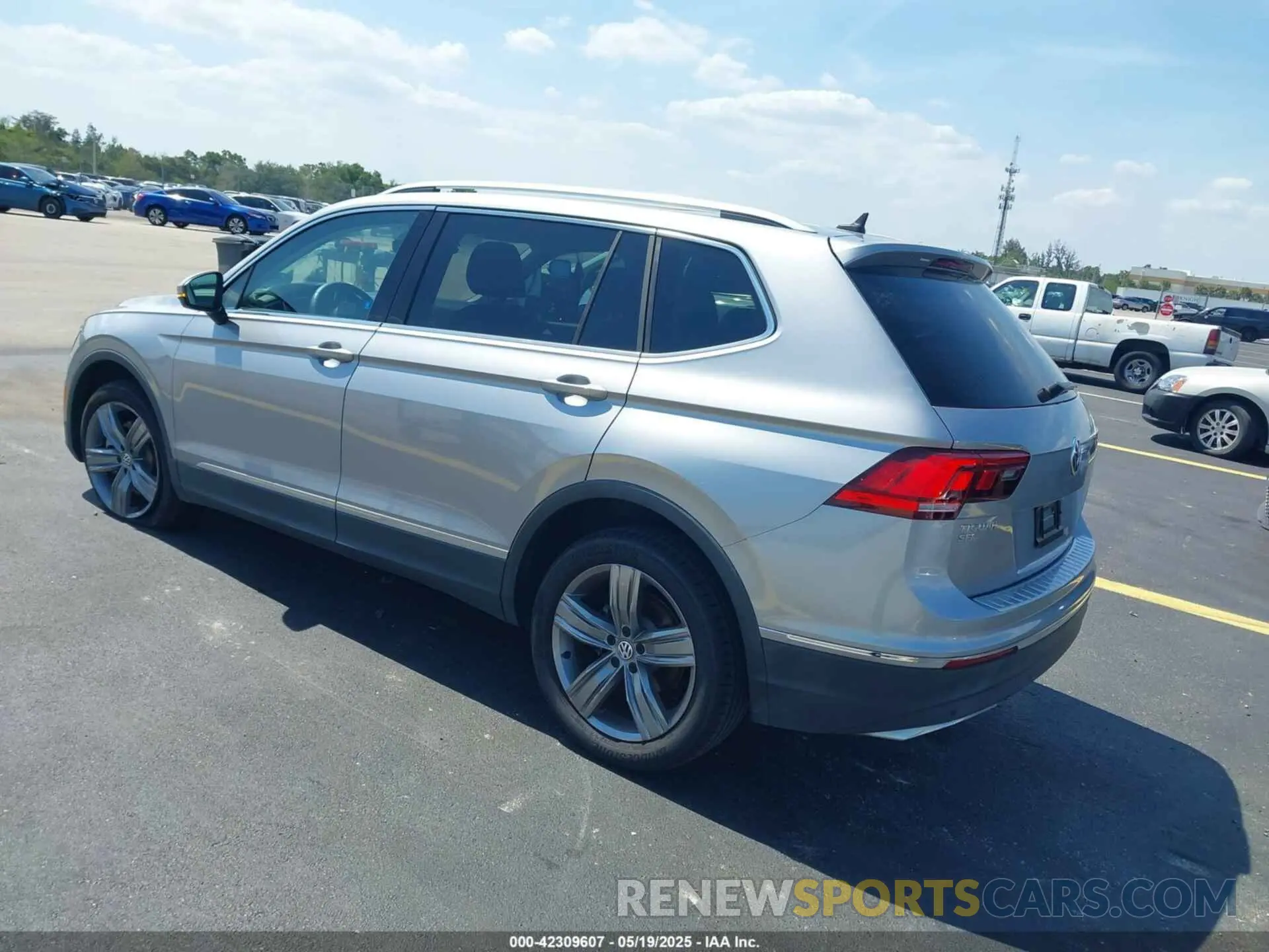 3 fotografías del automóvil dañado 3VV3B7AX6MM035657 VOLKSWAGEN TIGUAN 2021