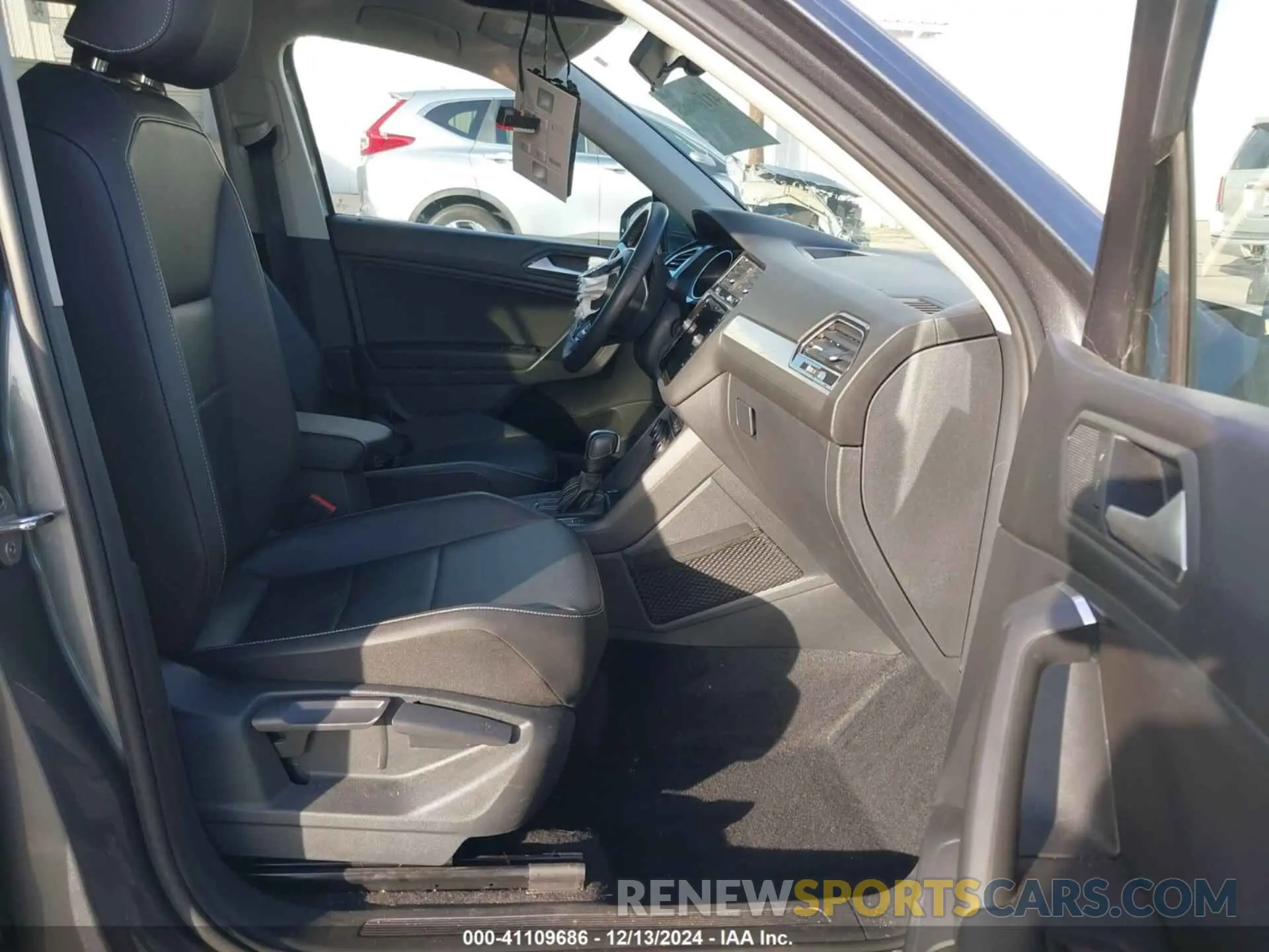 5 fotografías del automóvil dañado 3VV3B7AX8MM071303 VOLKSWAGEN TIGUAN 2021