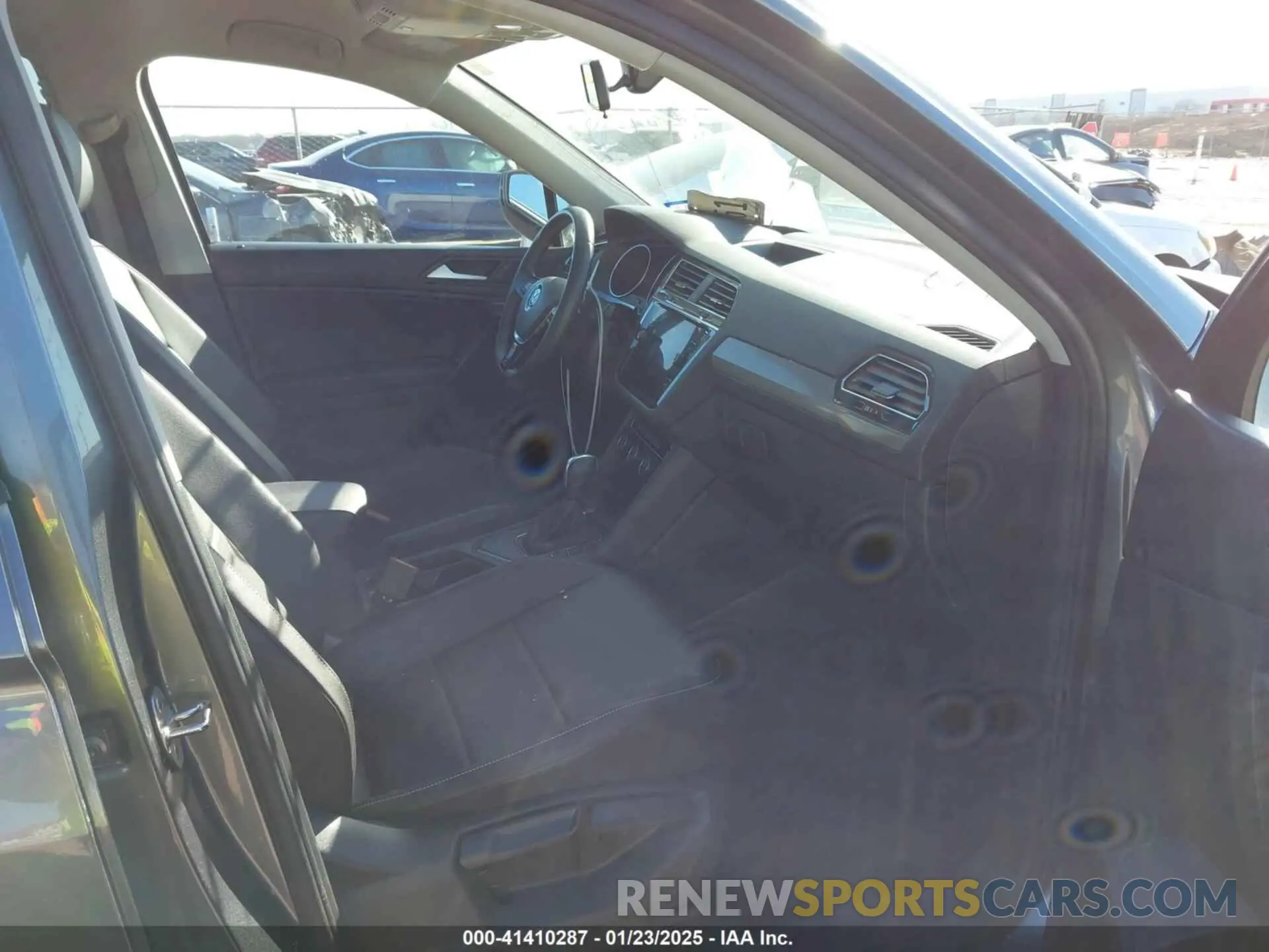 5 fotografías del automóvil dañado 3VV3B7AX8MM087985 VOLKSWAGEN TIGUAN 2021
