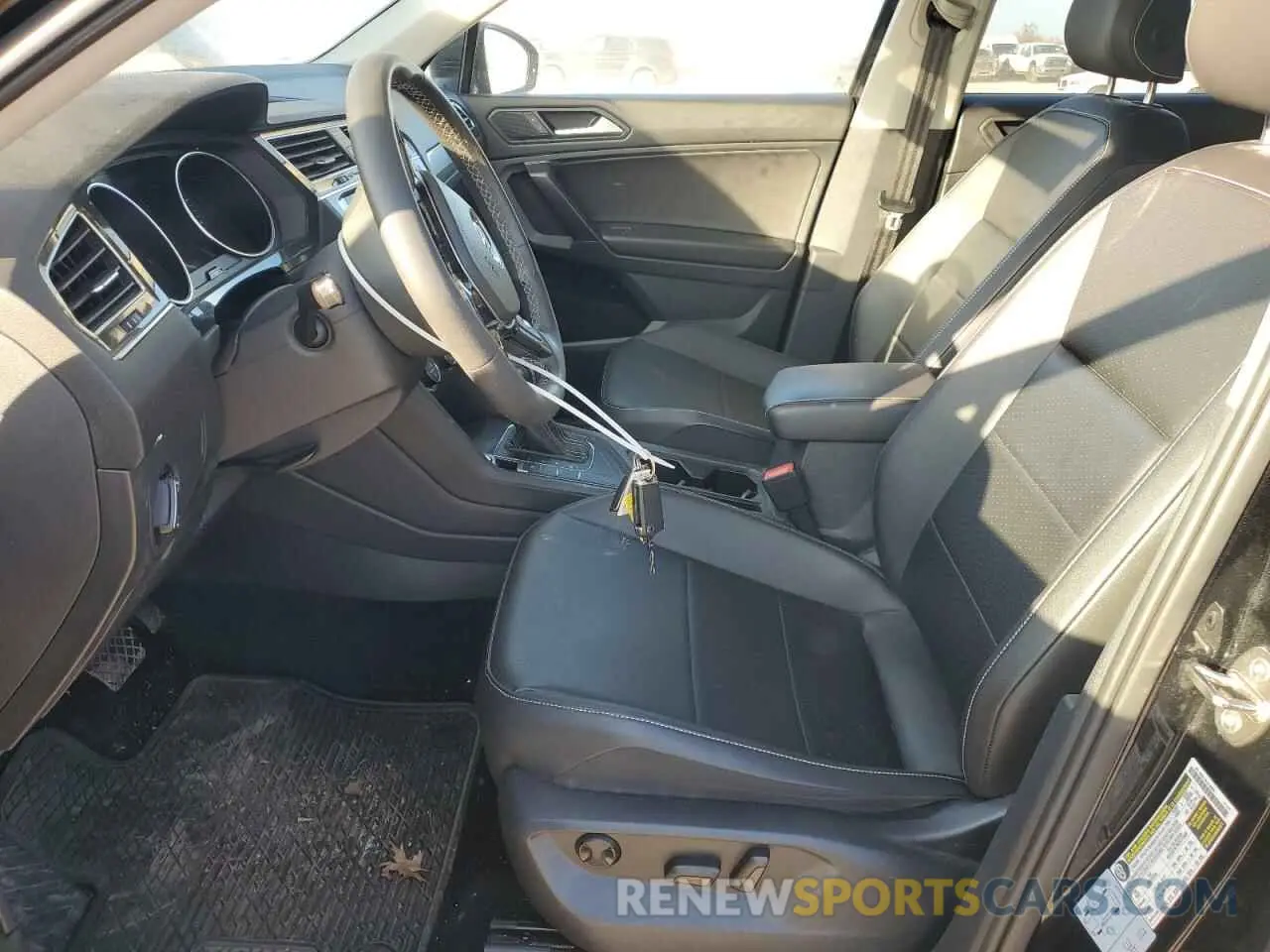 7 fotografías del automóvil dañado 3VV3B7AX8MM130611 VOLKSWAGEN TIGUAN 2021