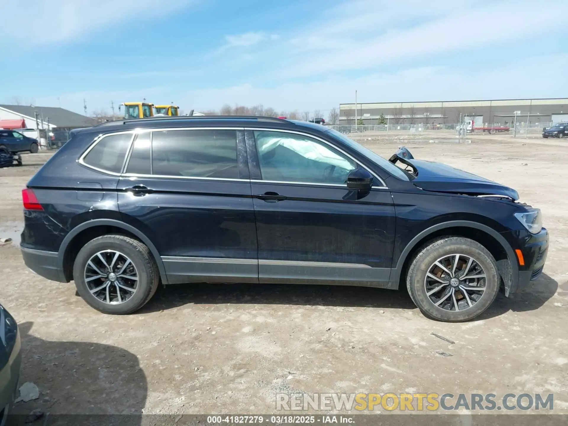 13 fotografías del automóvil dañado 3VV3B7AXXMM113924 VOLKSWAGEN TIGUAN 2021