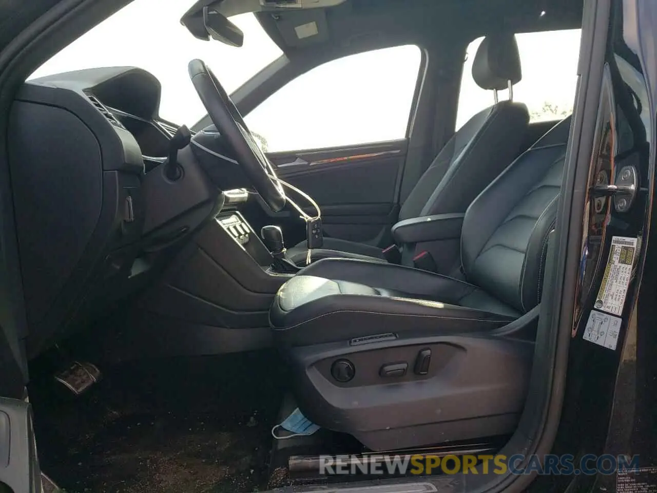 14 fotografías del automóvil dañado 3VV4B7AX4MM135390 VOLKSWAGEN TIGUAN 2021