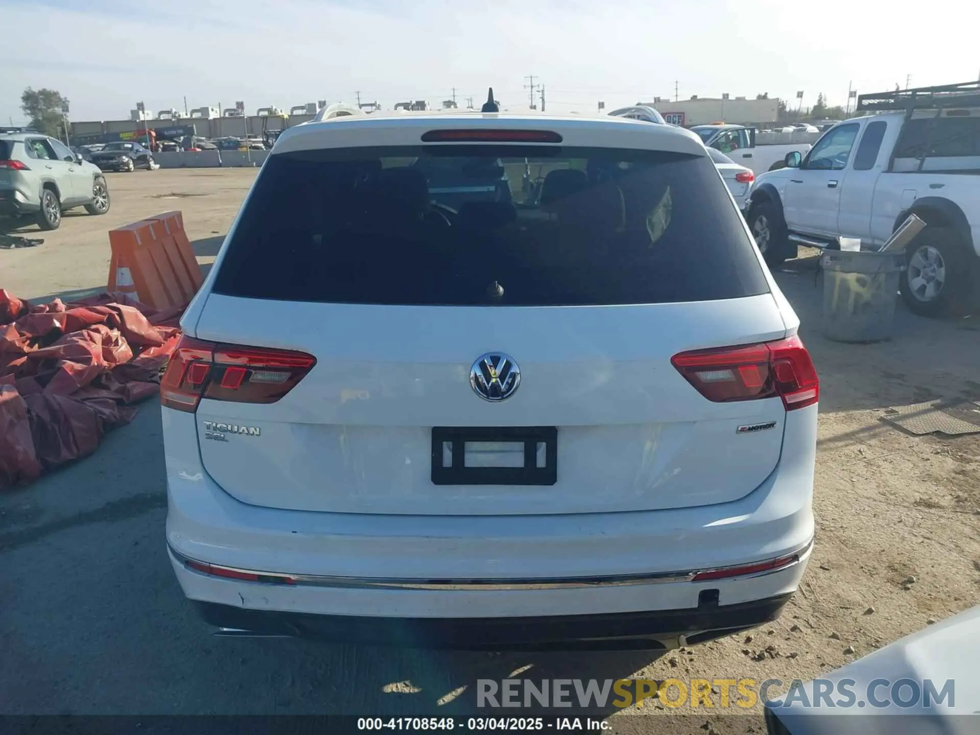 17 fotografías del automóvil dañado 3VV4B7AX8MM051427 VOLKSWAGEN TIGUAN 2021