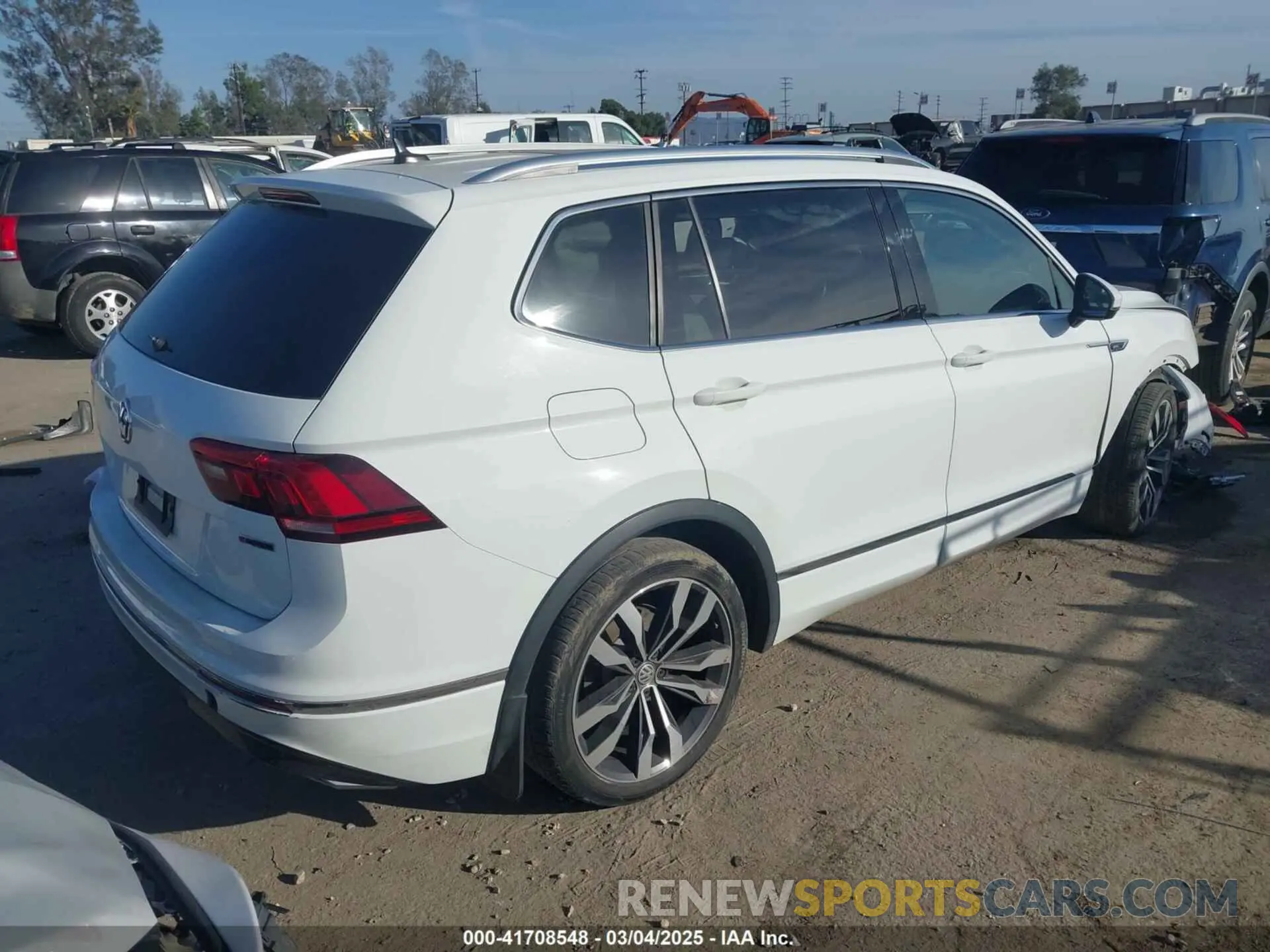 4 fotografías del automóvil dañado 3VV4B7AX8MM051427 VOLKSWAGEN TIGUAN 2021