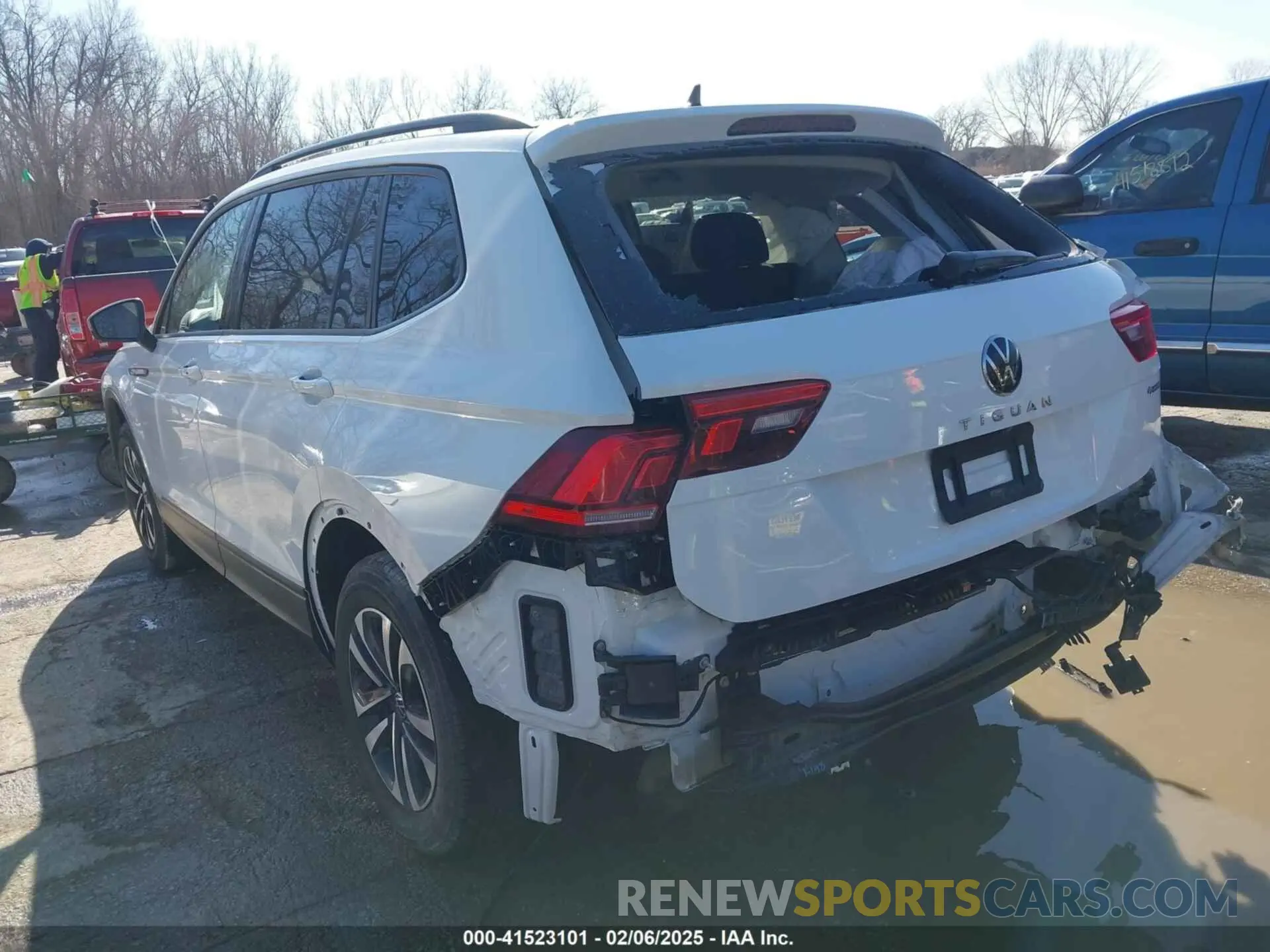 3 fotografías del automóvil dañado 3VV0B7AX5NM042667 VOLKSWAGEN TIGUAN 2022
