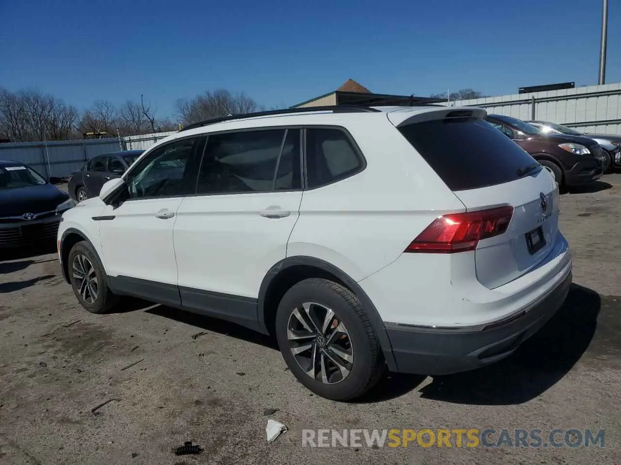2 fotografías del automóvil dañado 3VV0B7AX6NM012996 VOLKSWAGEN TIGUAN 2022
