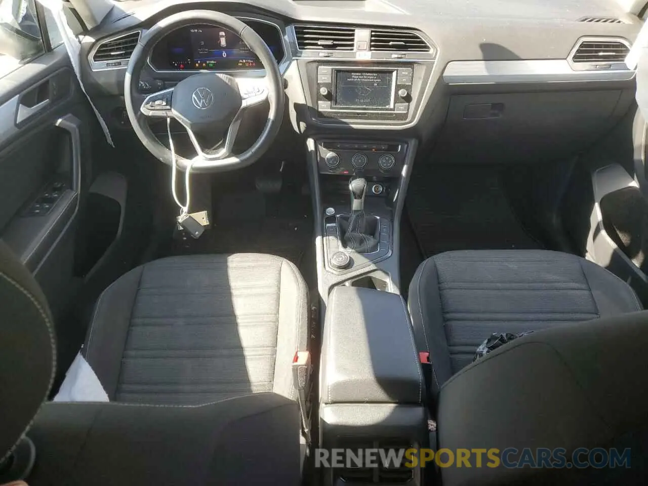 8 fotografías del automóvil dañado 3VV0B7AX6NM012996 VOLKSWAGEN TIGUAN 2022
