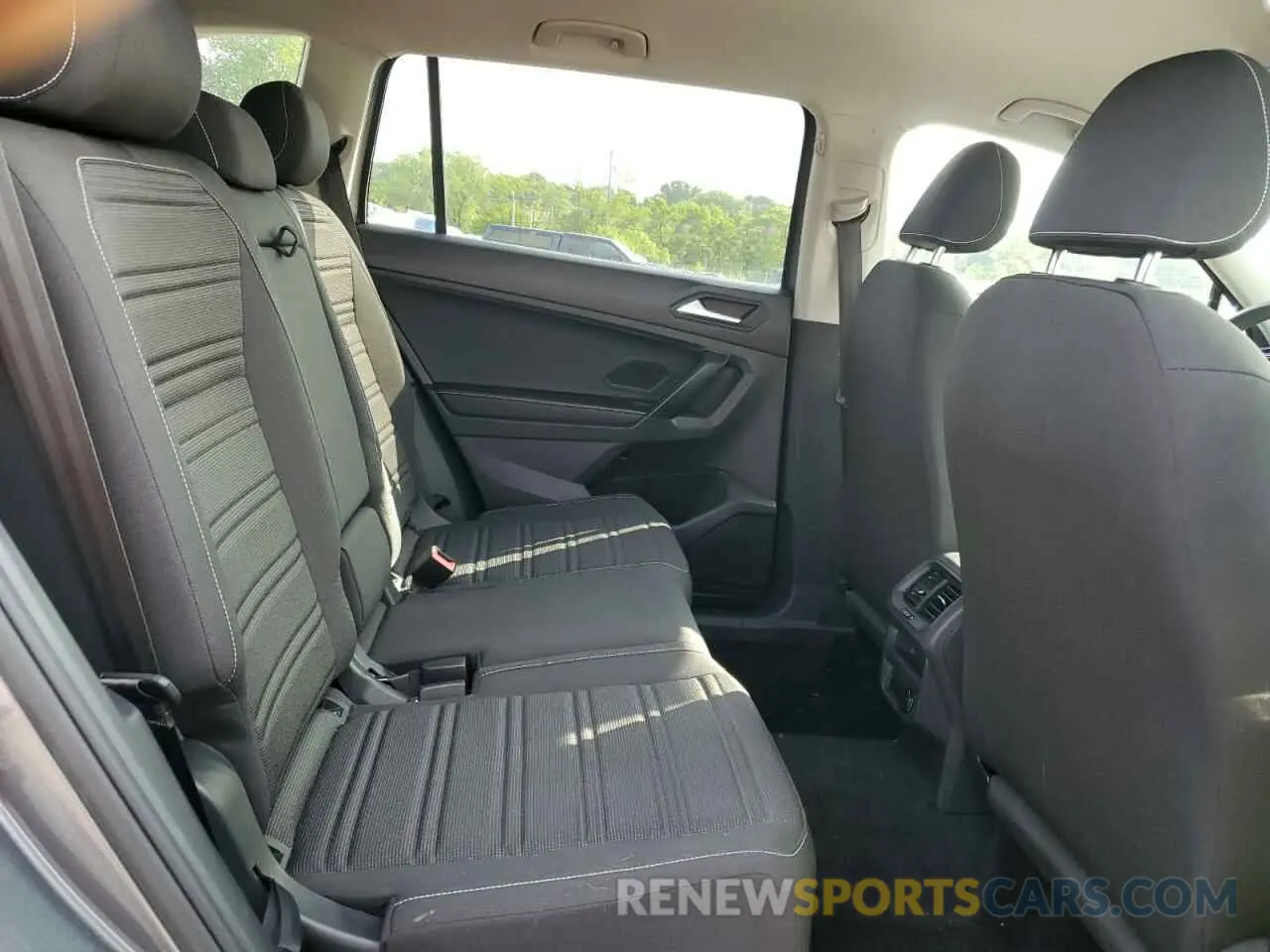 11 fotografías del automóvil dañado 3VV0B7AX7NM173857 VOLKSWAGEN TIGUAN 2022
