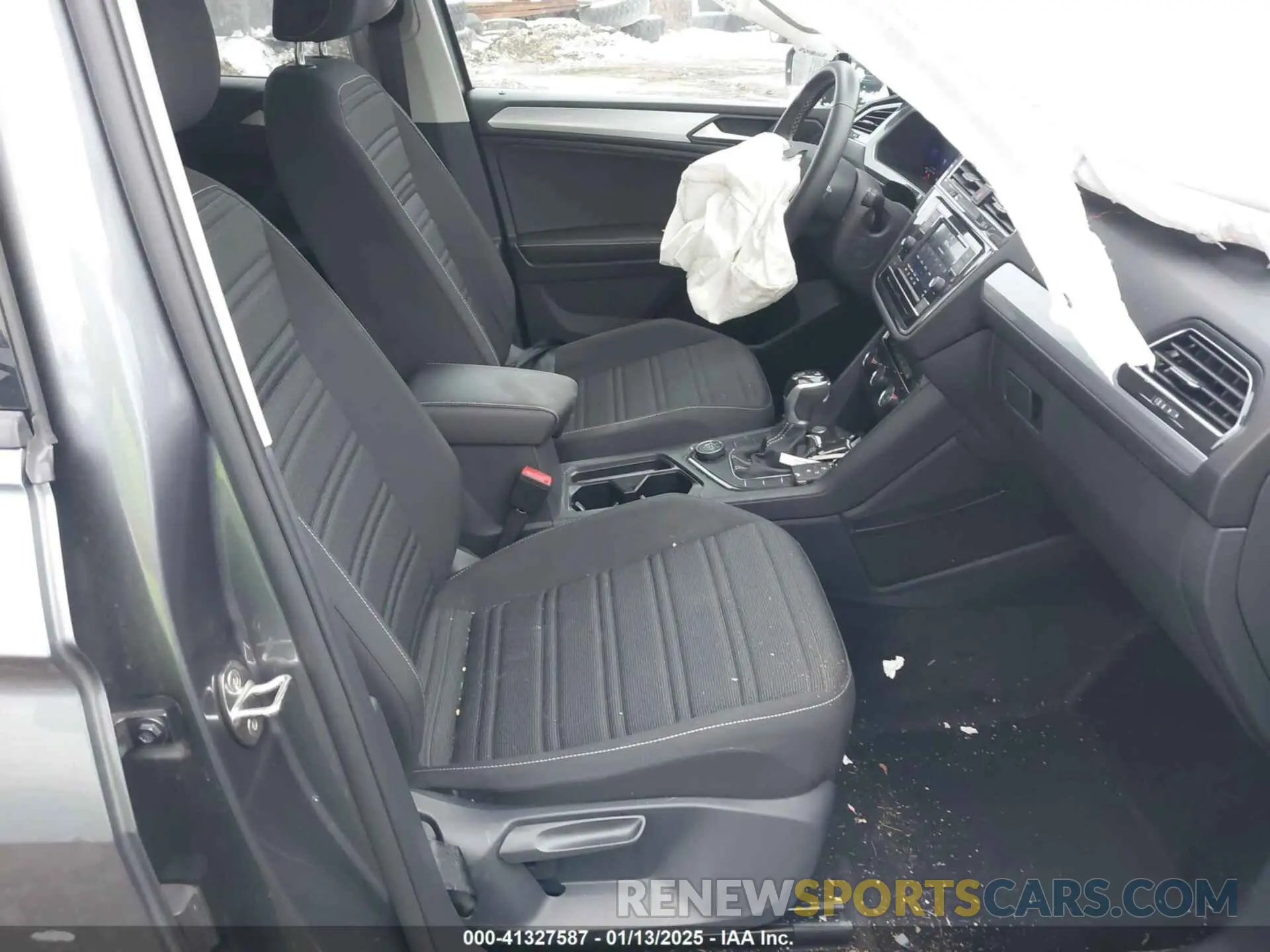 5 fotografías del automóvil dañado 3VV0B7AX9NM032305 VOLKSWAGEN TIGUAN 2022