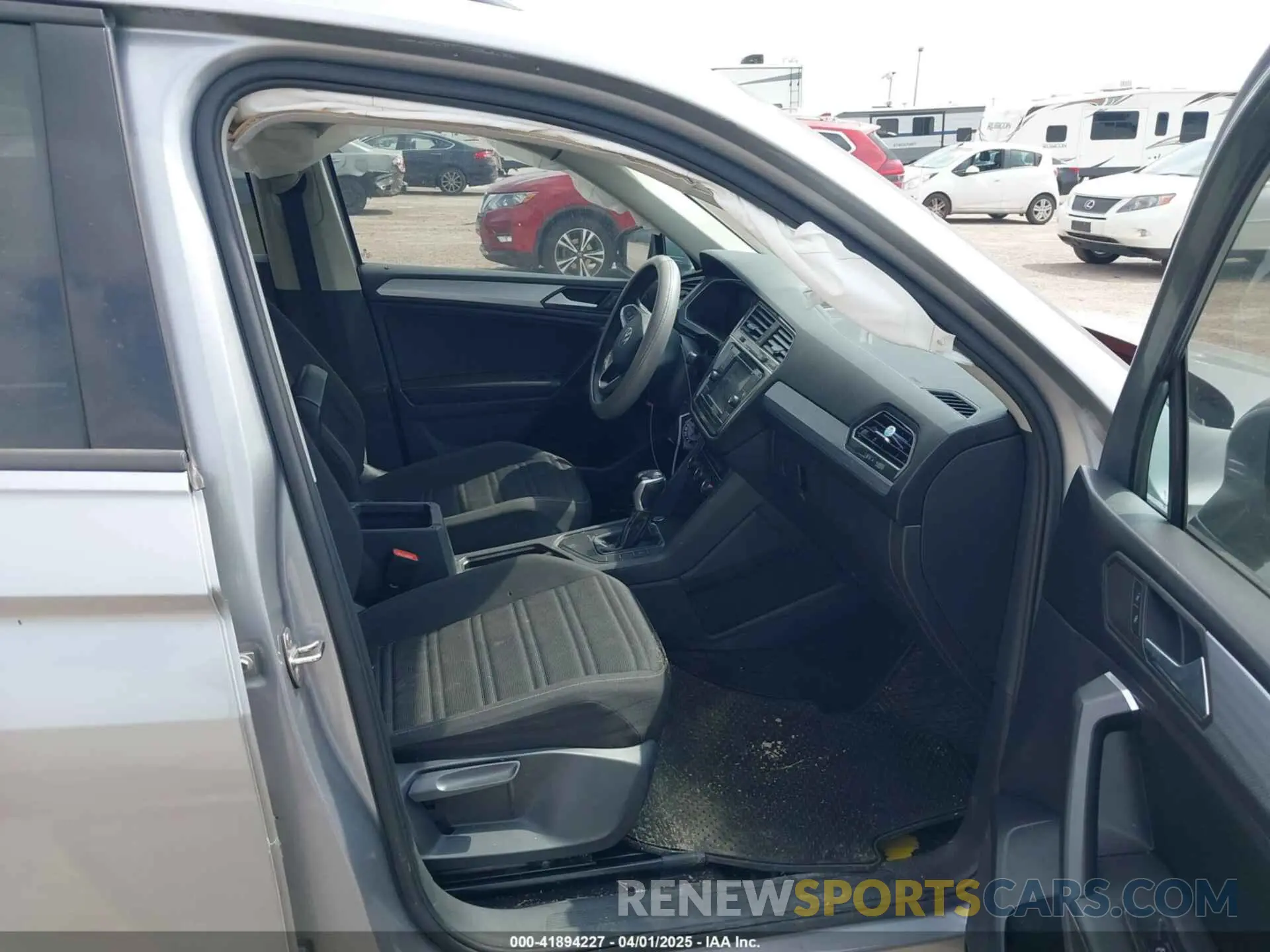 5 fotografías del automóvil dañado 3VV1B7AX8NM106849 VOLKSWAGEN TIGUAN 2022