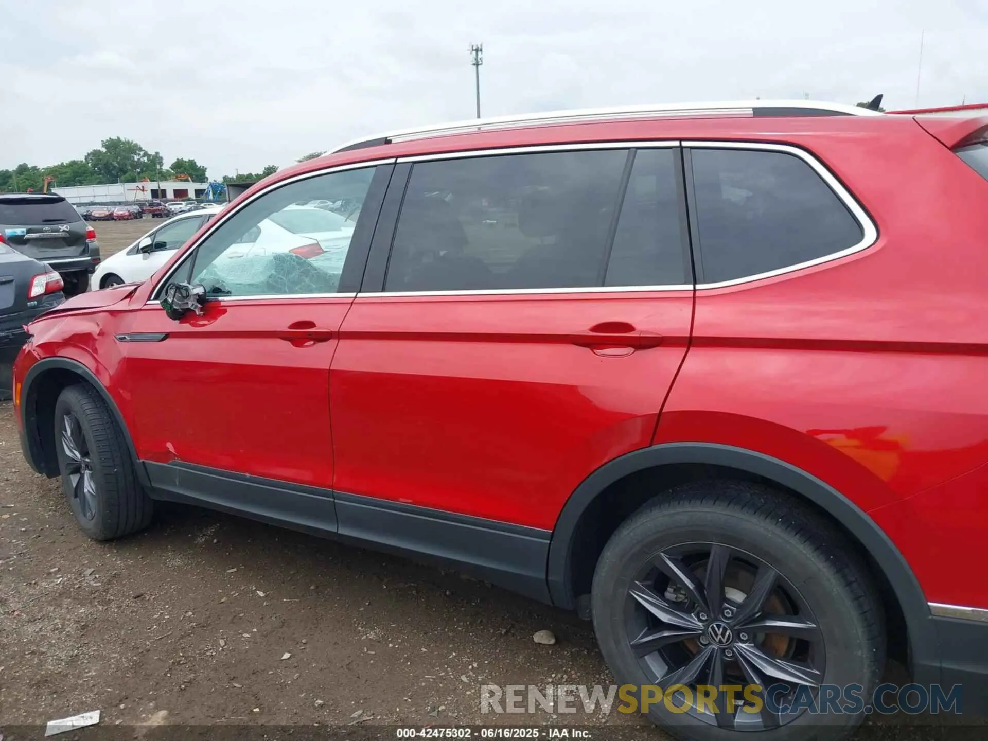 14 fotografías del automóvil dañado 3VV2B7AX0NM020942 VOLKSWAGEN TIGUAN 2022