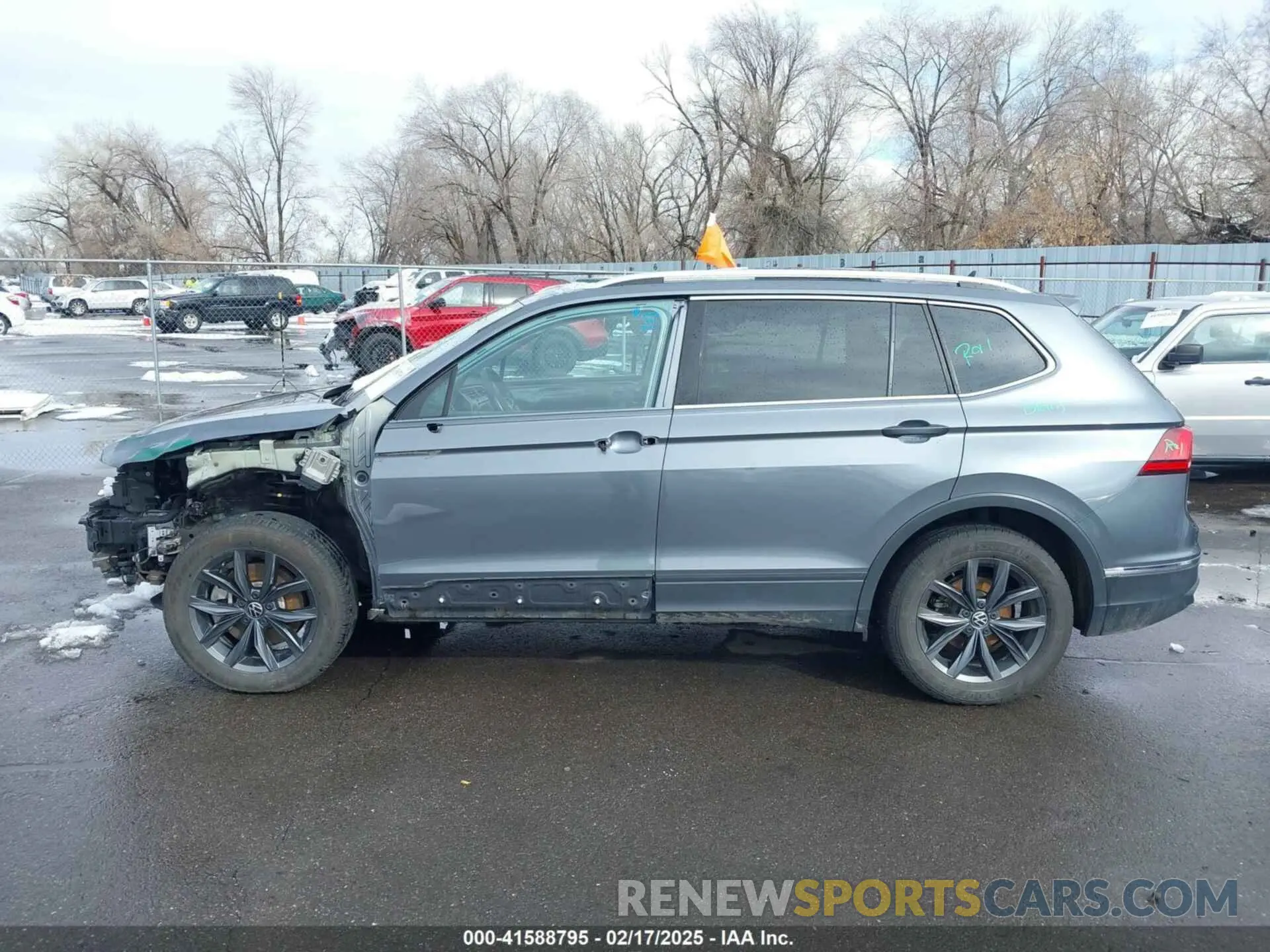 14 fotografías del automóvil dañado 3VV2B7AX2NM161365 VOLKSWAGEN TIGUAN 2022