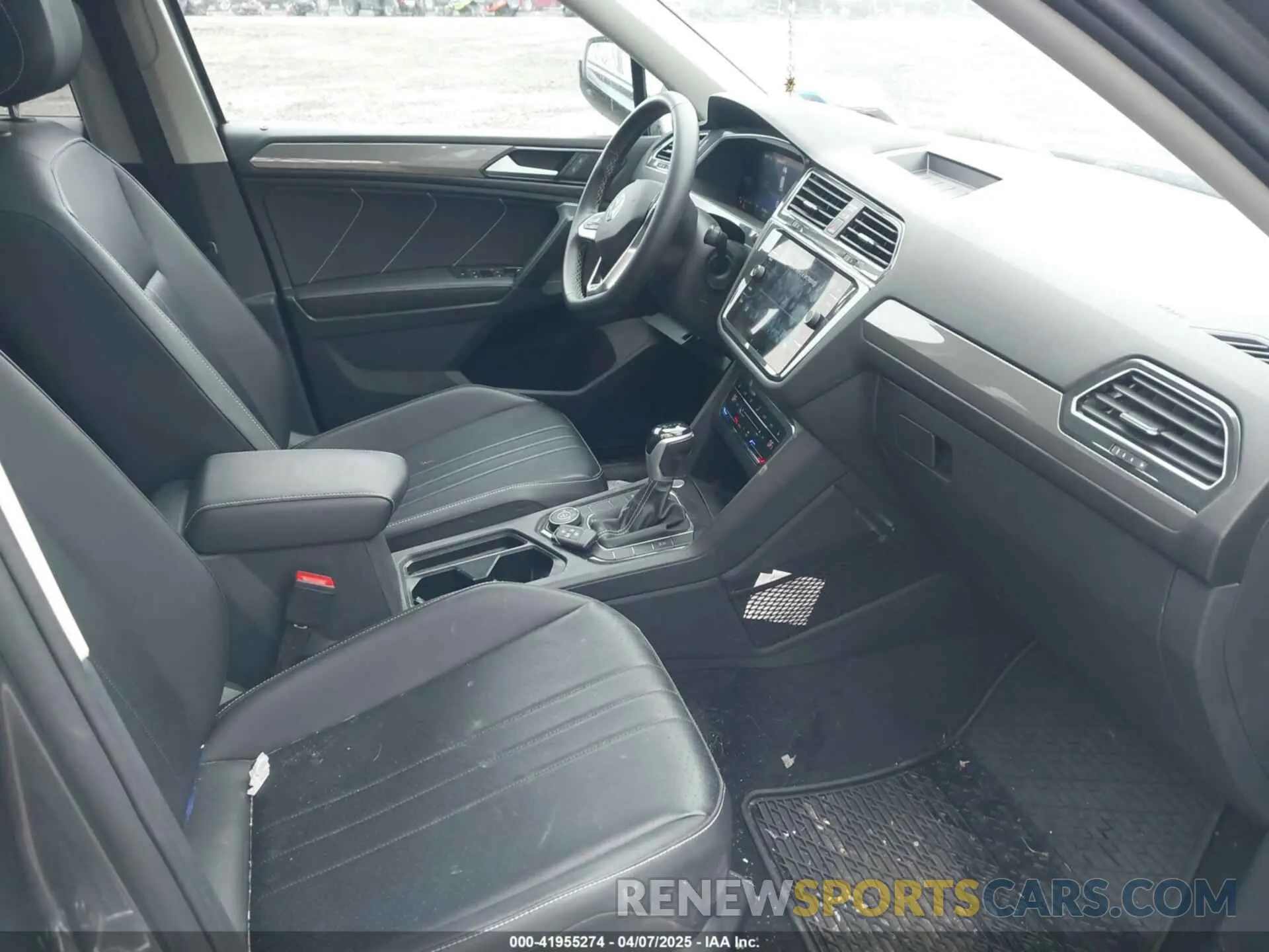 5 fotografías del automóvil dañado 3VV2B7AX4NM126181 VOLKSWAGEN TIGUAN 2022