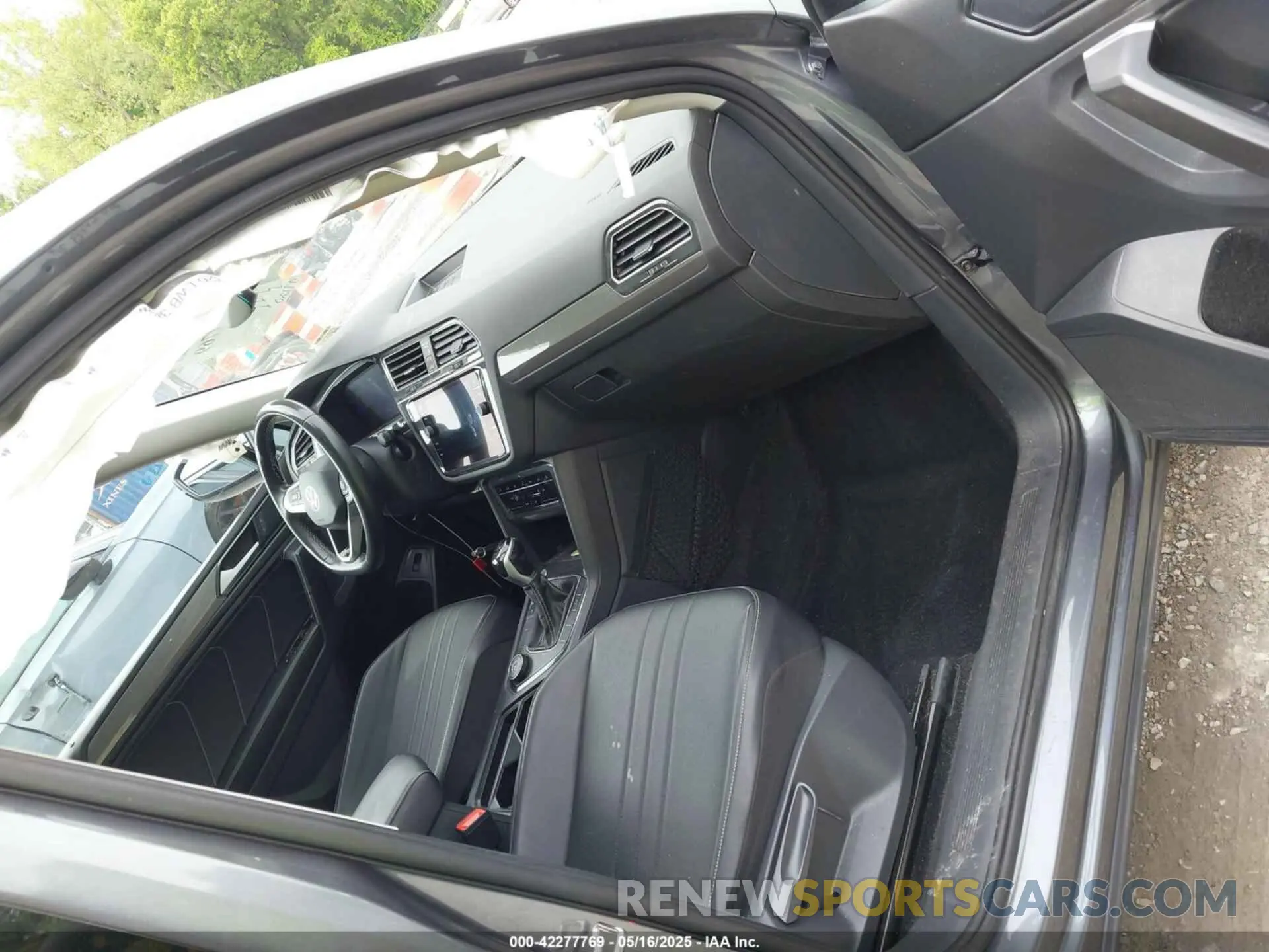 5 fotografías del automóvil dañado 3VV2B7AX7NM014782 VOLKSWAGEN TIGUAN 2022