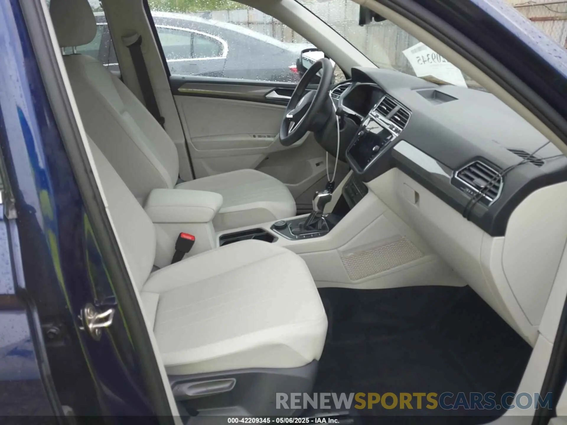 5 fotografías del automóvil dañado 3VV2B7AX8NM098143 VOLKSWAGEN TIGUAN 2022