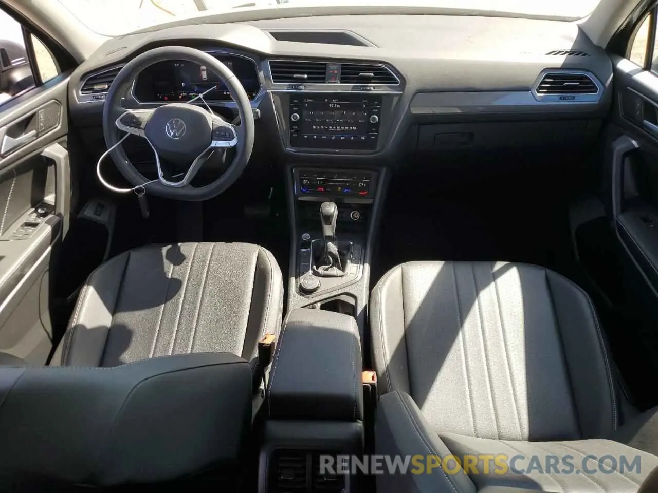 8 fotografías del automóvil dañado 3VV2B7AXXNM034542 VOLKSWAGEN TIGUAN 2022